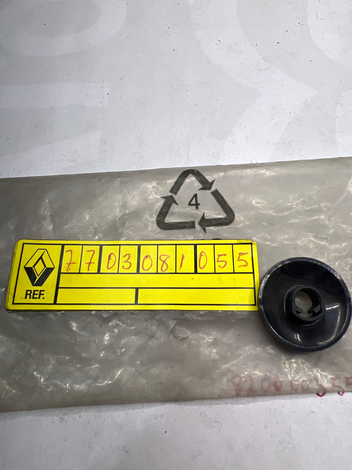 Tapa de fijación Renault 7703081055