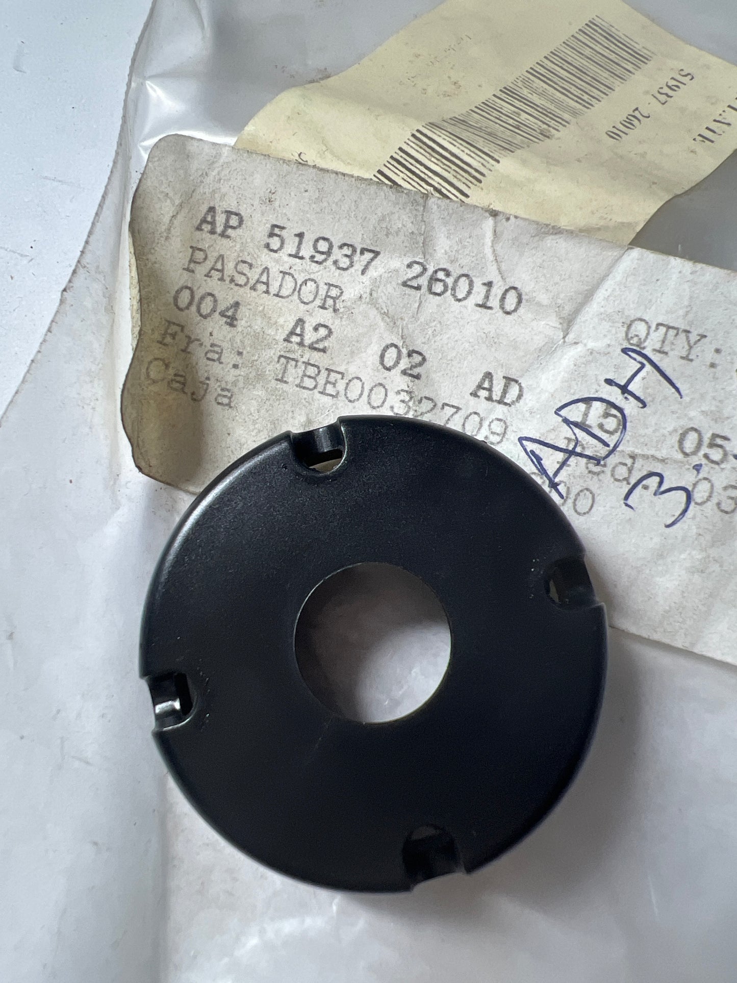 51937-26010 SPARE WHEEL CARRIER, toyota