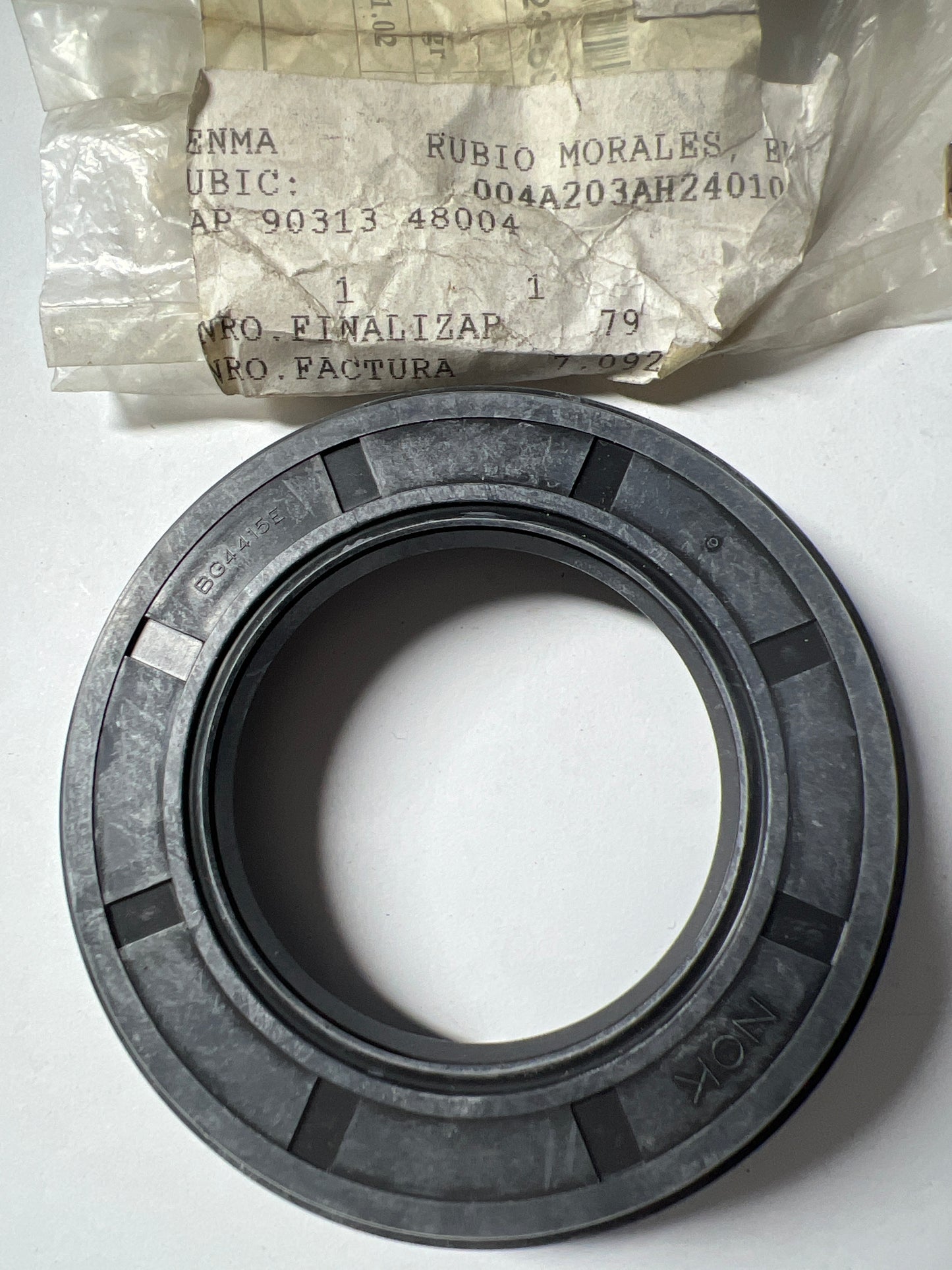 90313-48004 REAR AXLE SHAFT & HUB, toyota