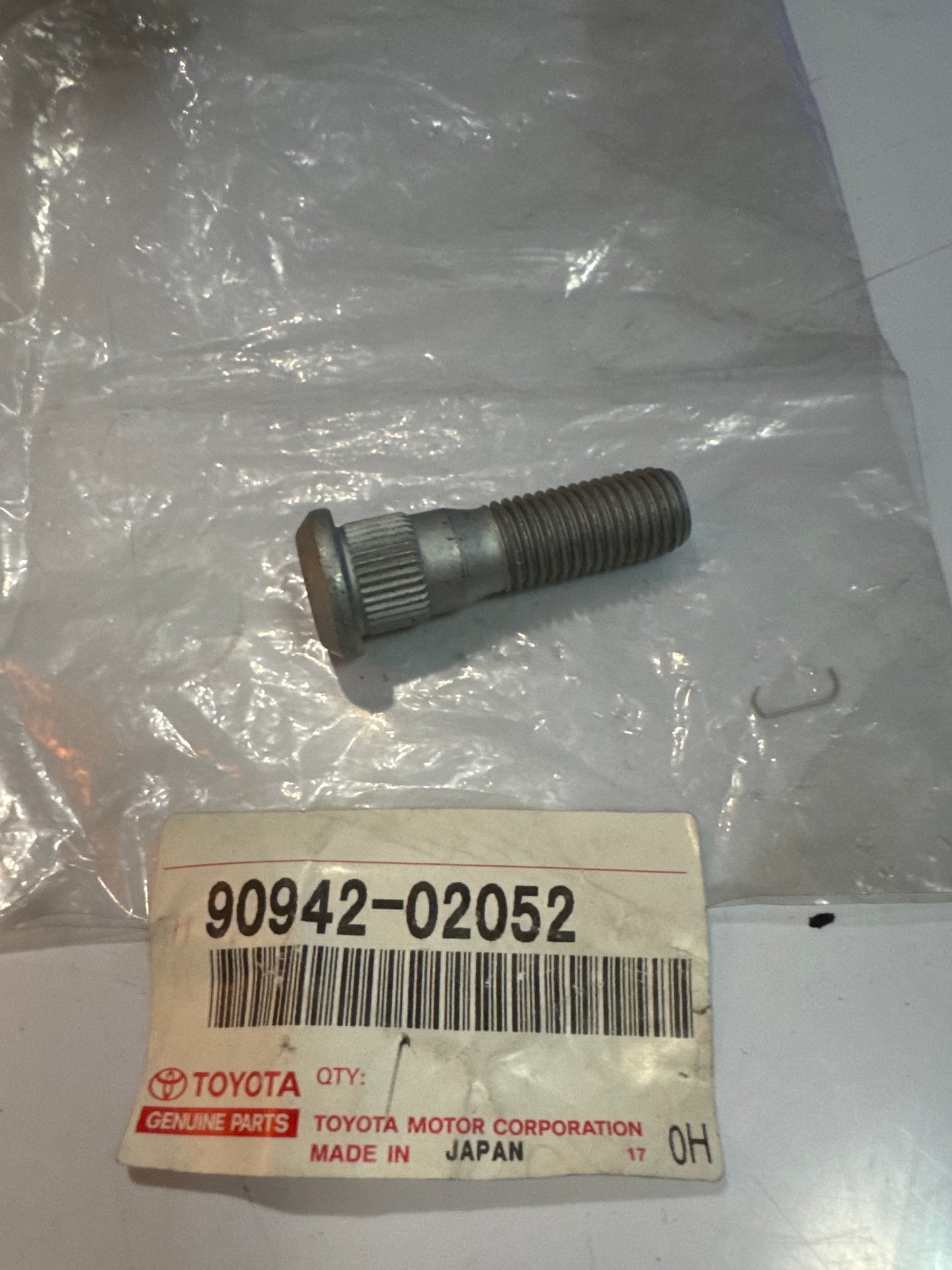 90942-02052 REAR AXLE SHAFT & HUB, toyota