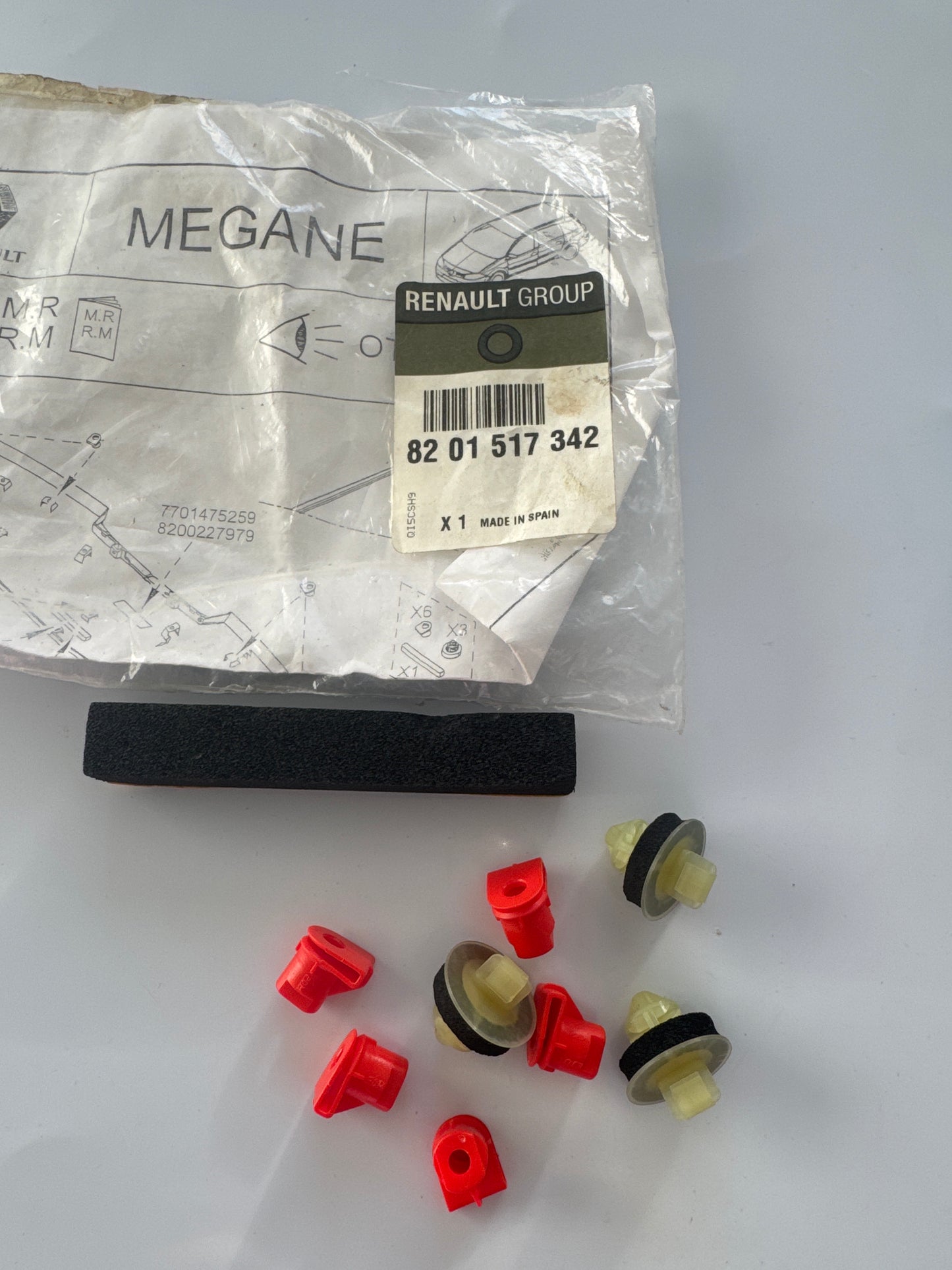 8201517342, KIT FIJACIÓN SPOILER, Renault