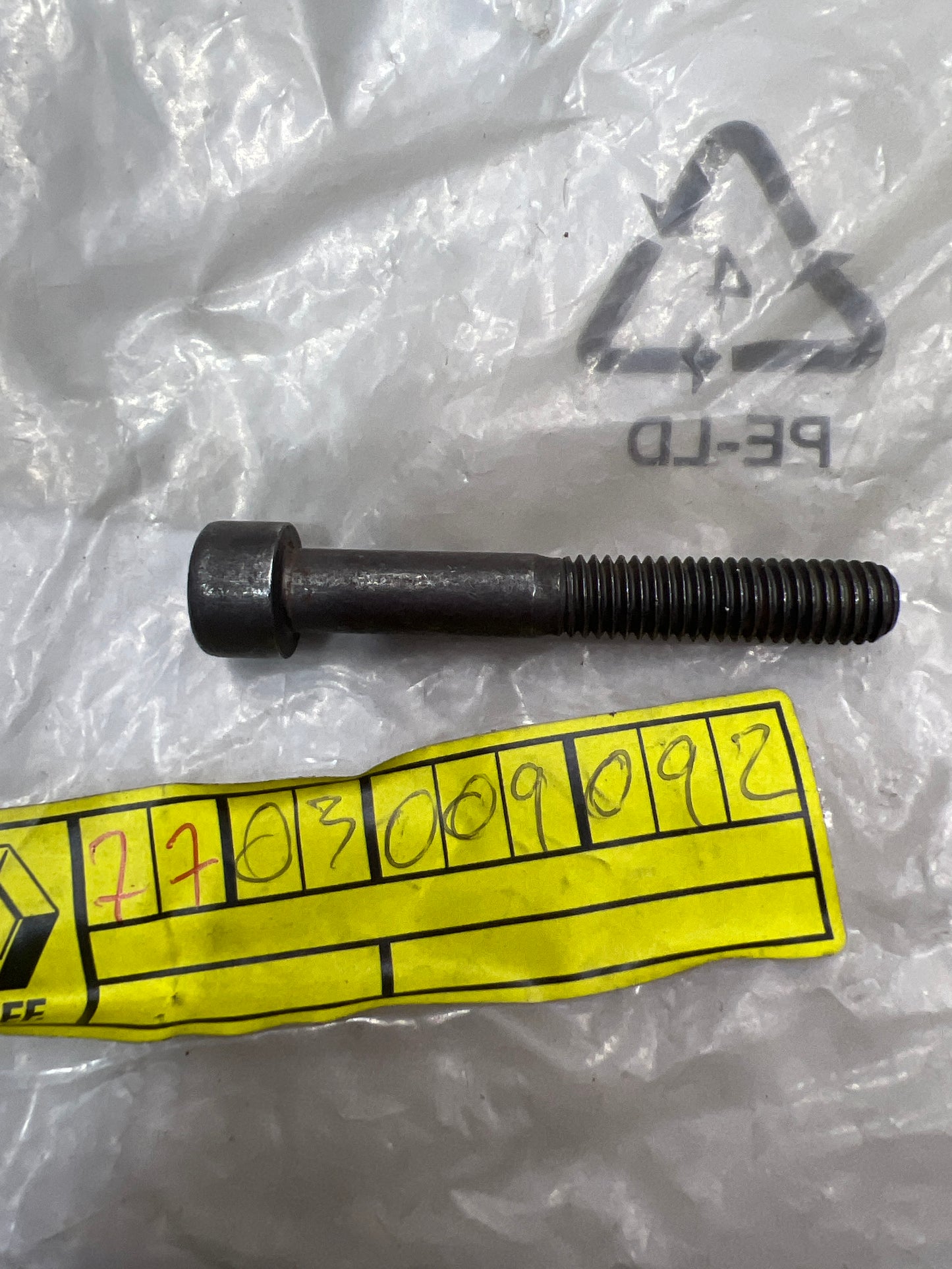 7703009092 TORNILLO R25 RENAULT