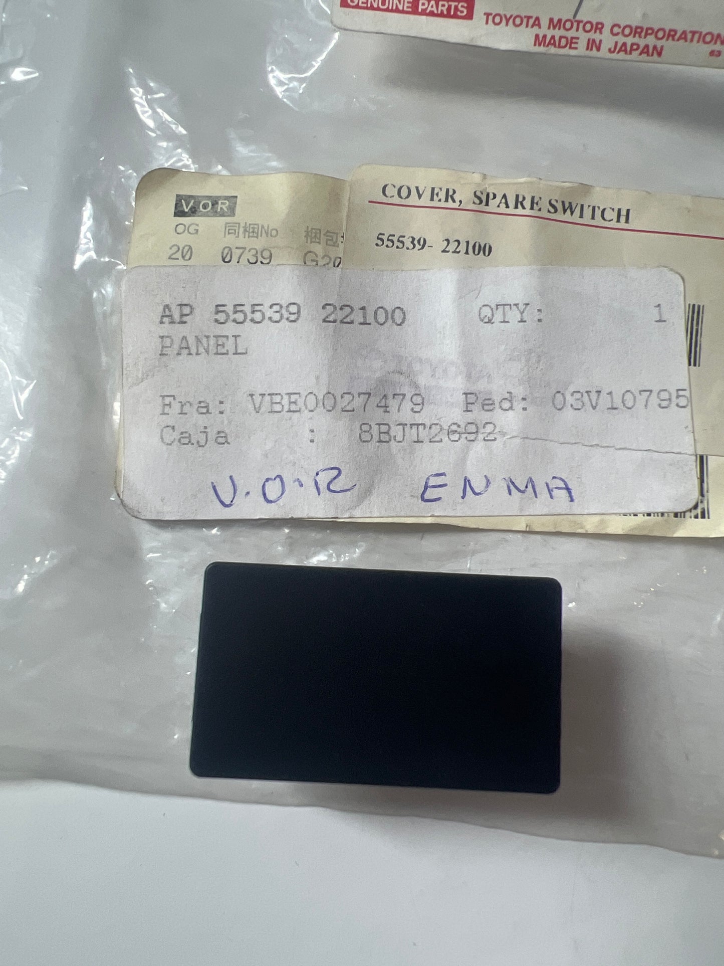 55539-22100 SHIFT LEVER & RETAINER
58-06: CONSOLE BOX & BRACKET, toyota