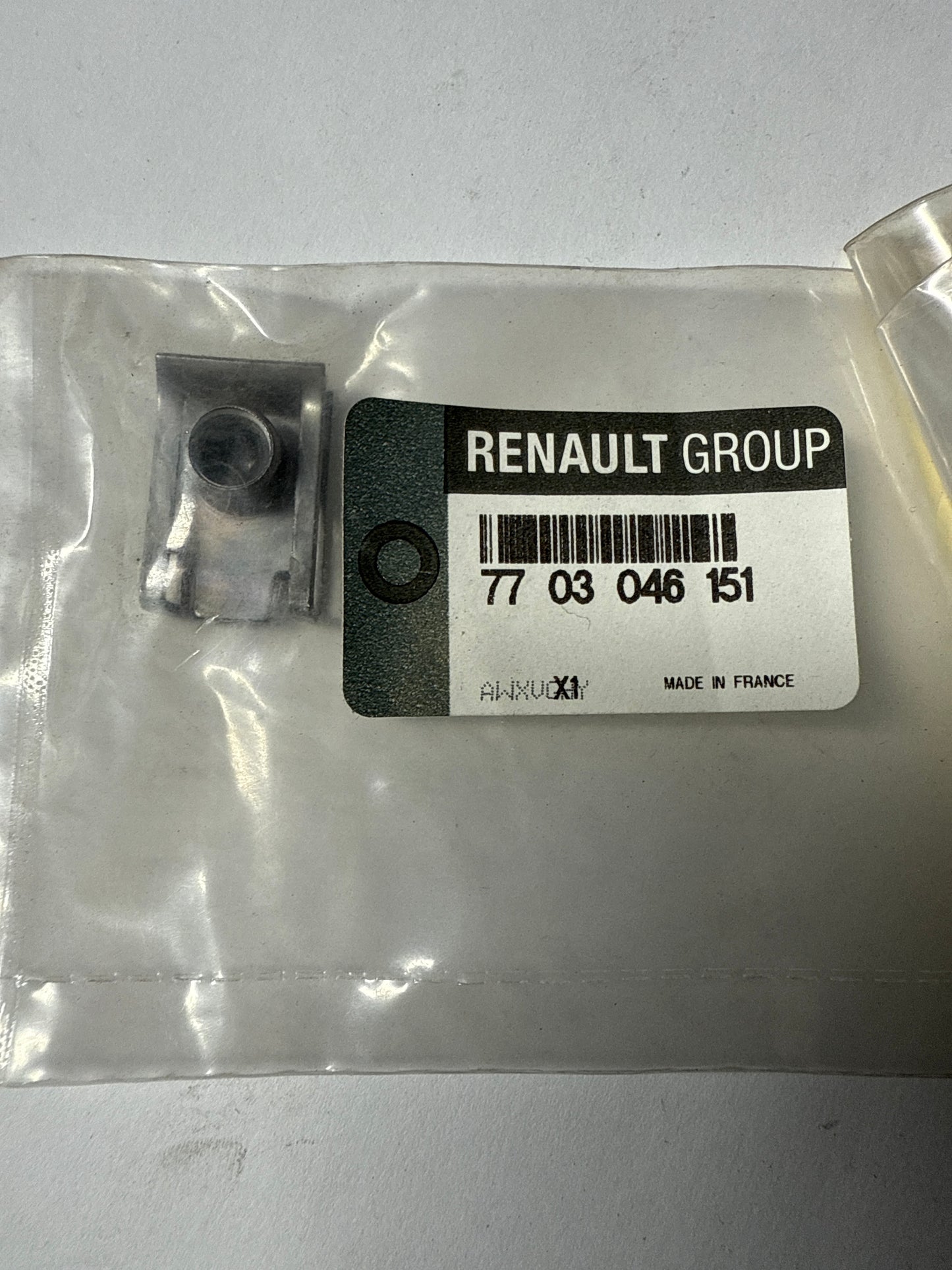 7703046151 - TUERCA M8X125 - Renault