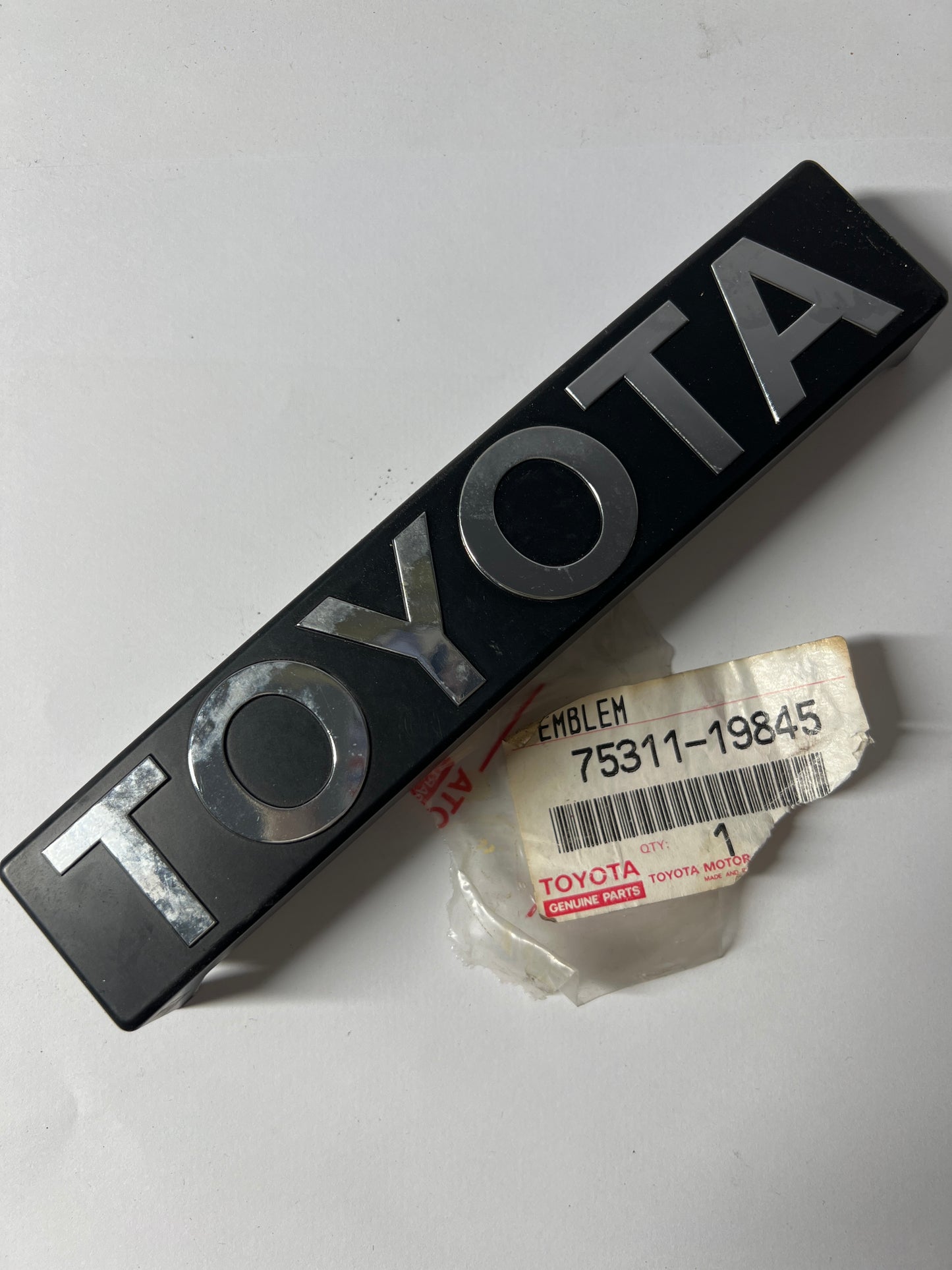 75311-19845, 75311-19845 EMBLEM & NAME PLATE (EXTERIOR & INTERIOR), toyota, Toyota - Lexus