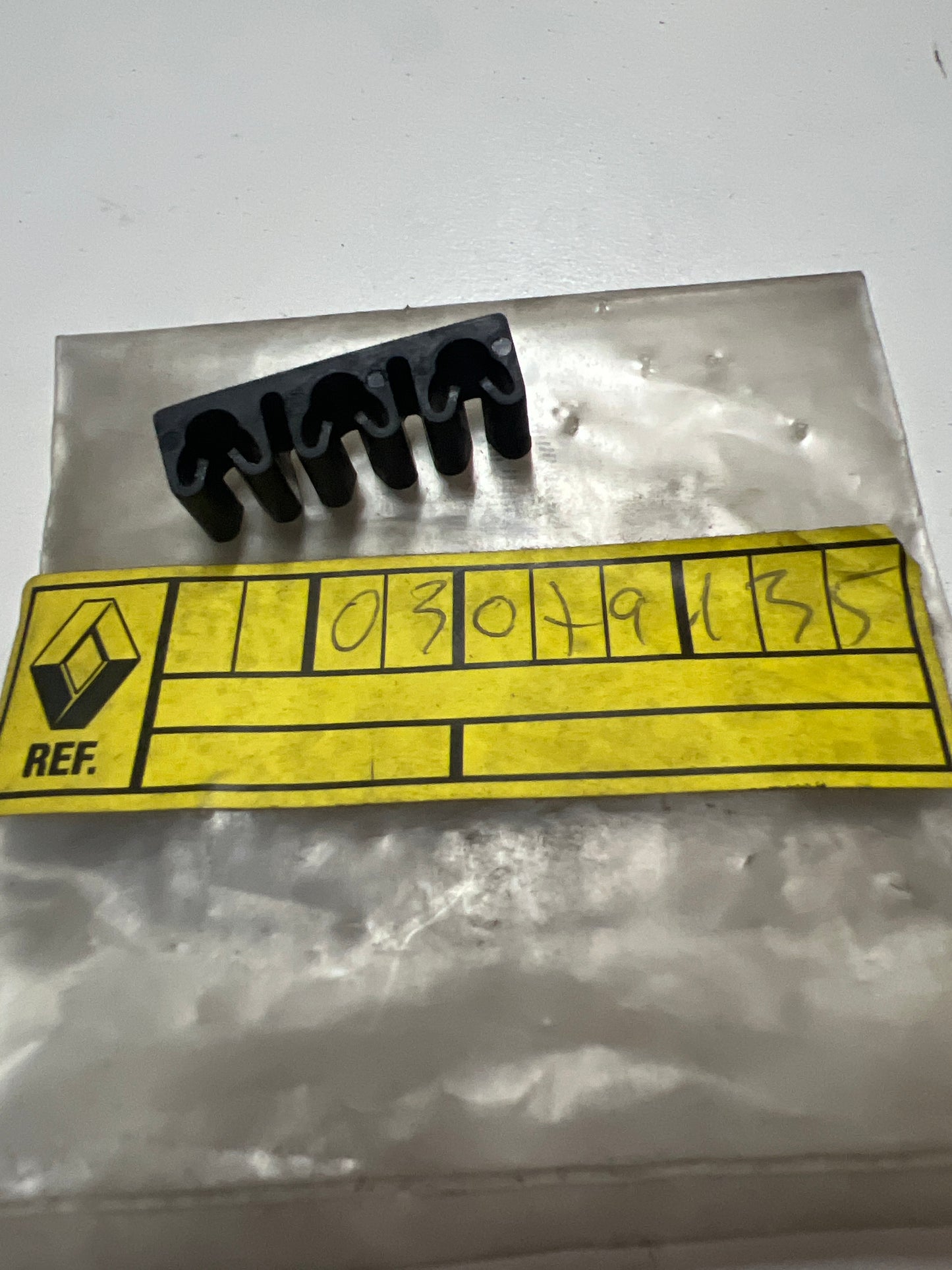 7703079135 - SOPORTE - Renault