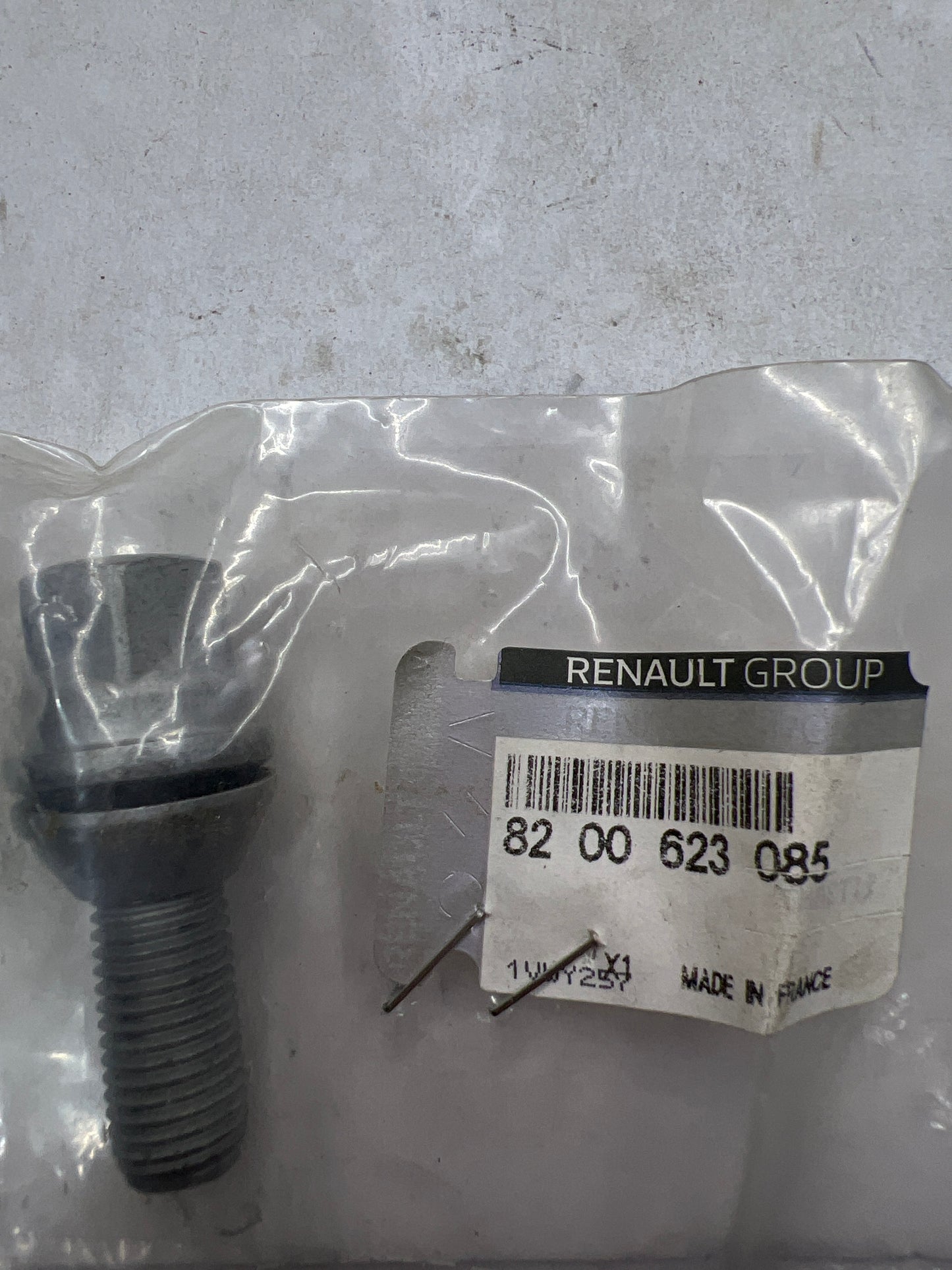 8200623085 TORNILLO RUEDA 12 RENAULT