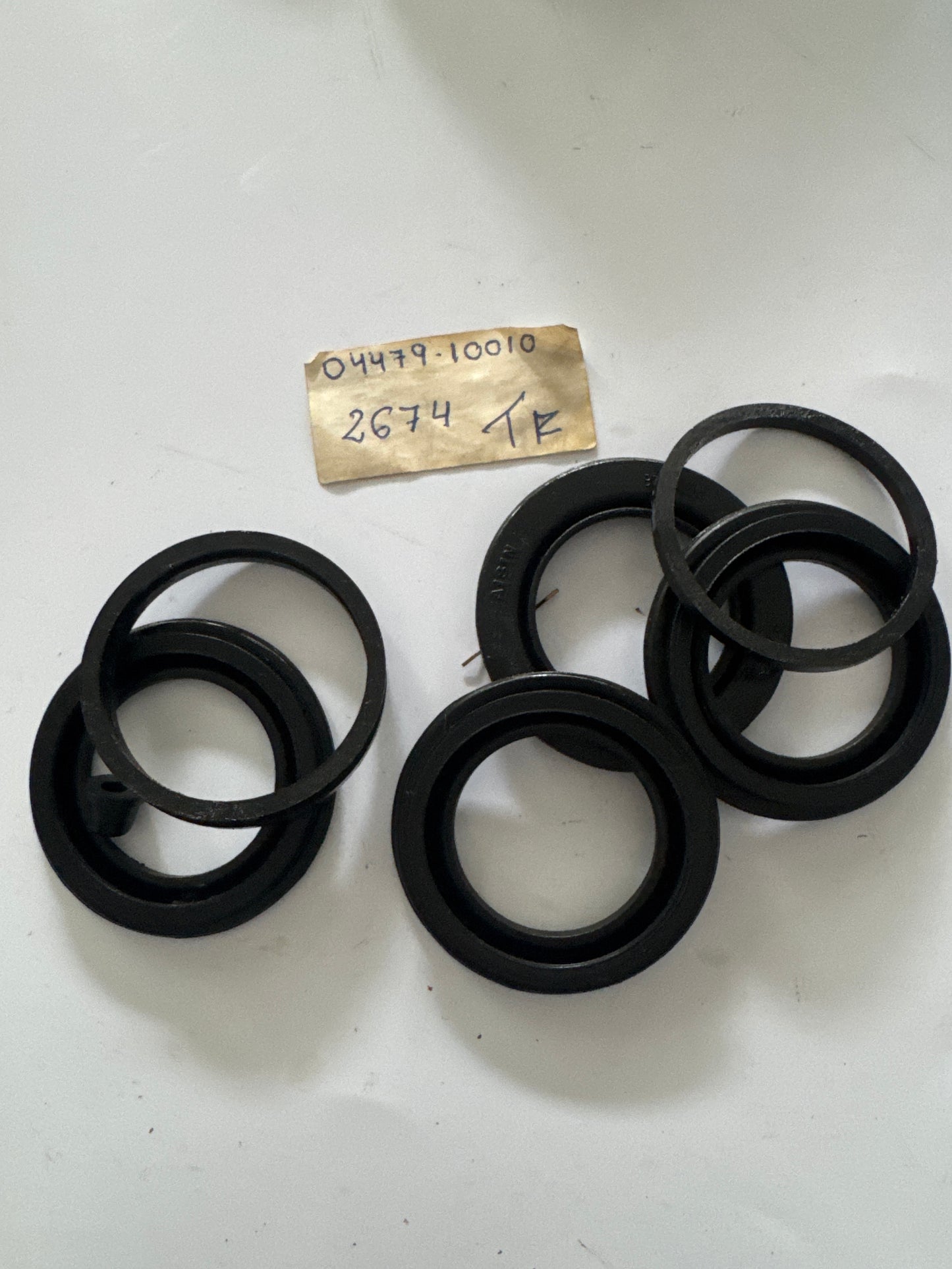 04479-10010, 04479-10010 FRONT DISC BRAKE CALIPER & DUST COVER, toyota, Toyota - Lexus