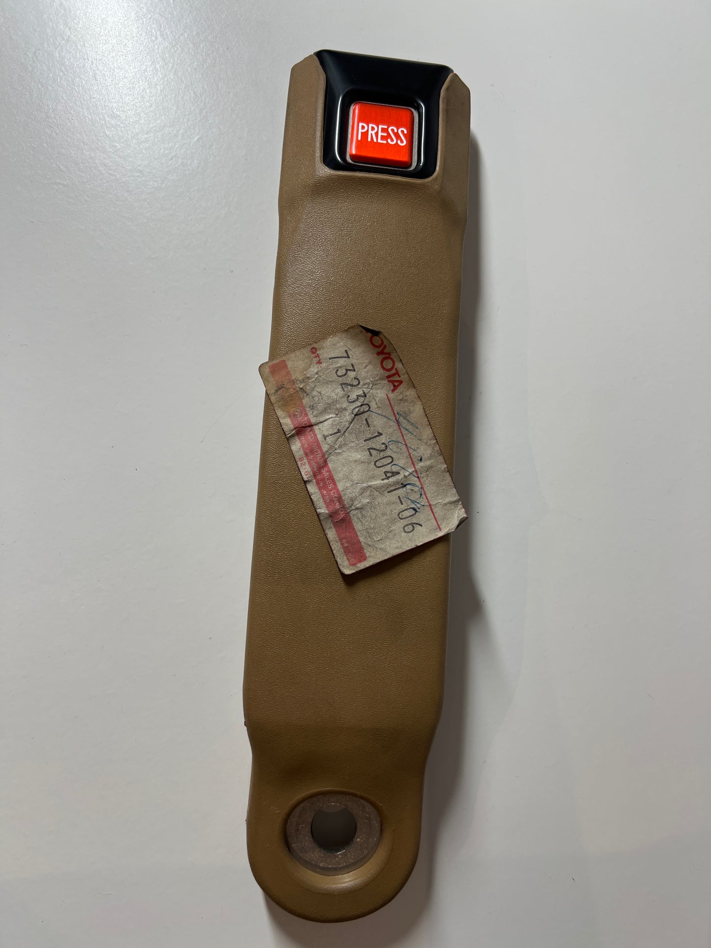 73230-12041-06, CONJUNTO DE CINTURÓN, ASIENTO DELANTERO INTERIOR, LH, Toyota - Lexus