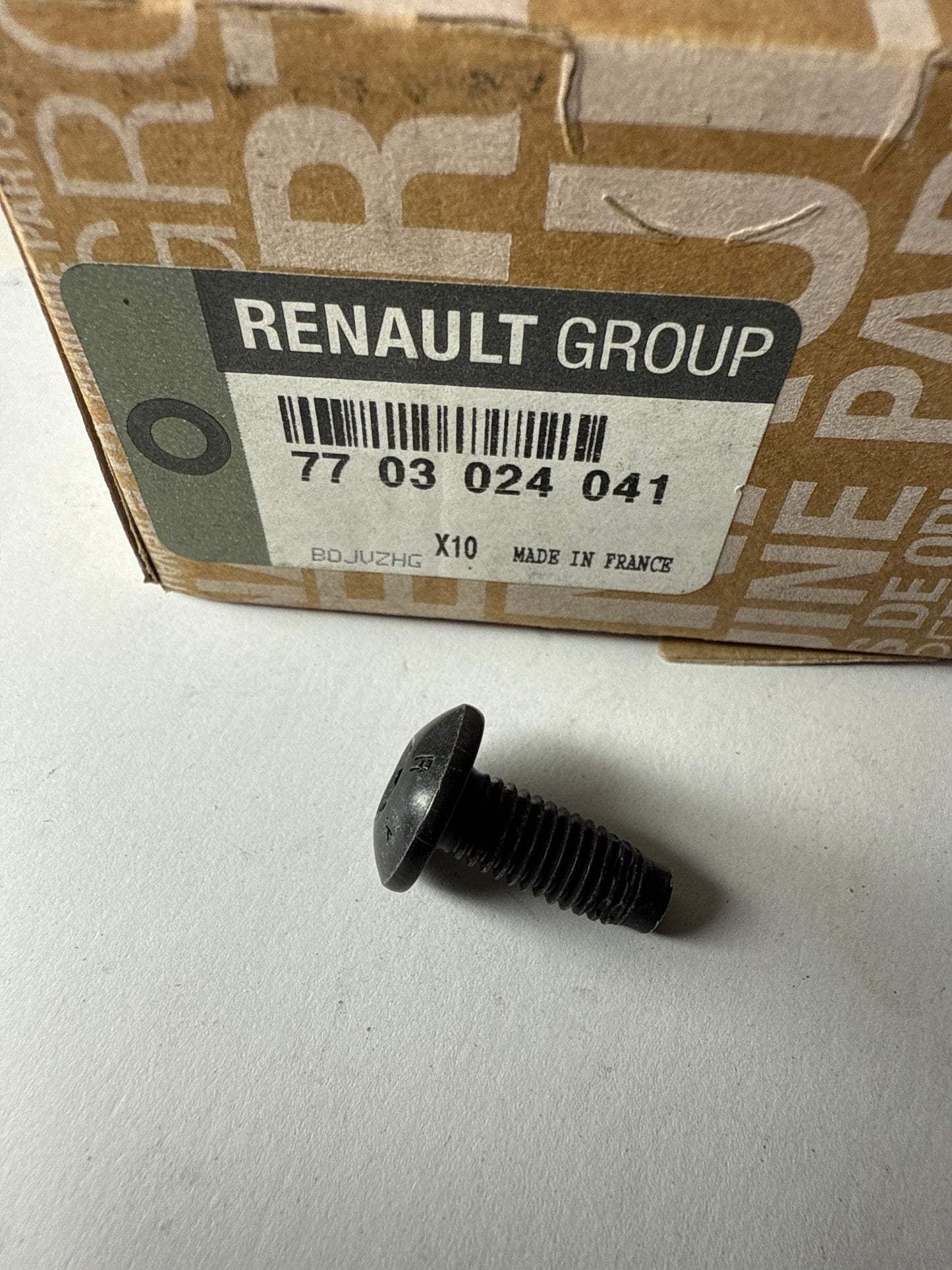 7703024041 - TORNILLO M8X125-2 - Renault