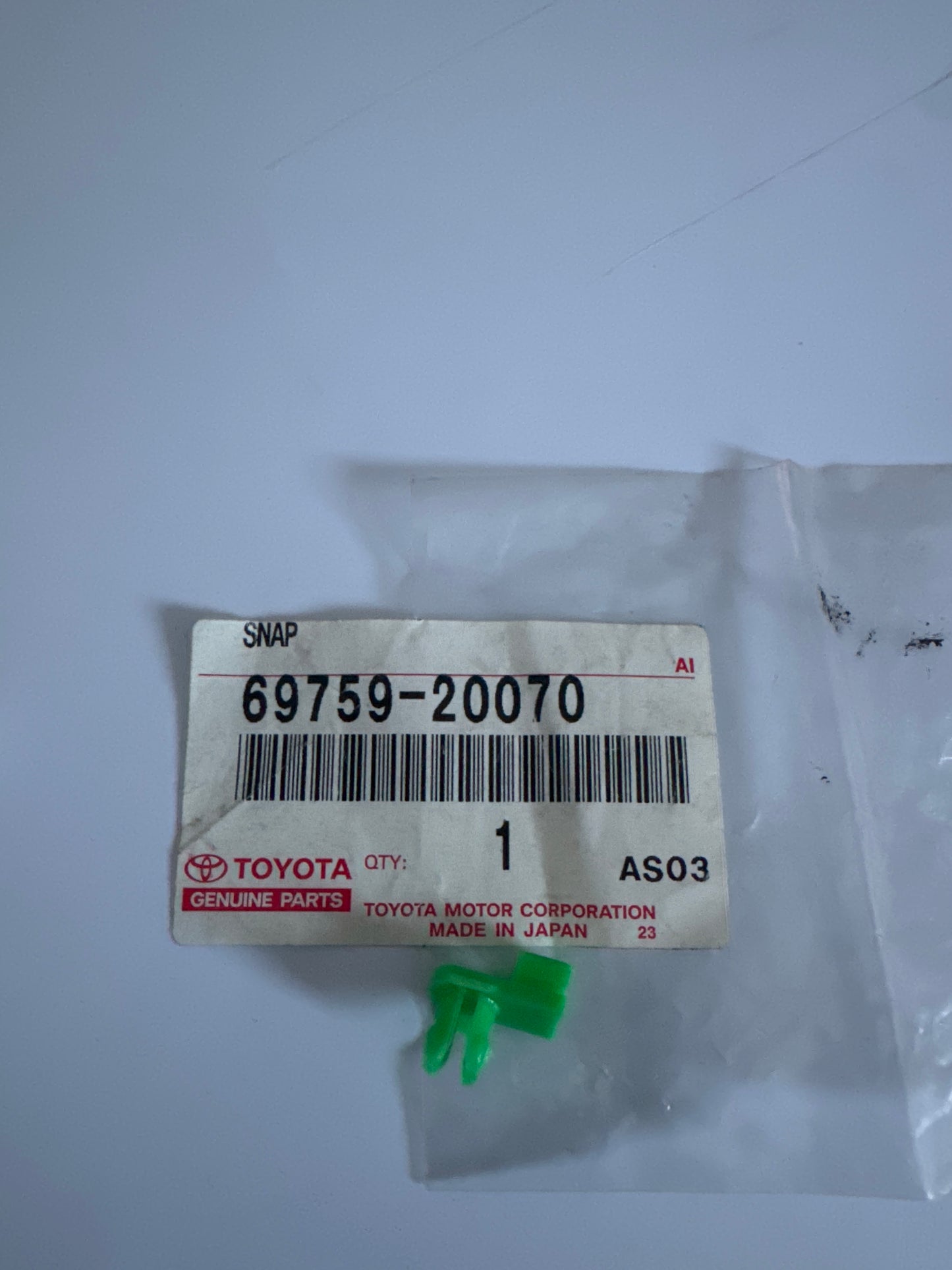 69759-20070 FRONT DOOR LOCK & HANDLE
67-06: REAR DOOR LOCK & HANDLE, toyota