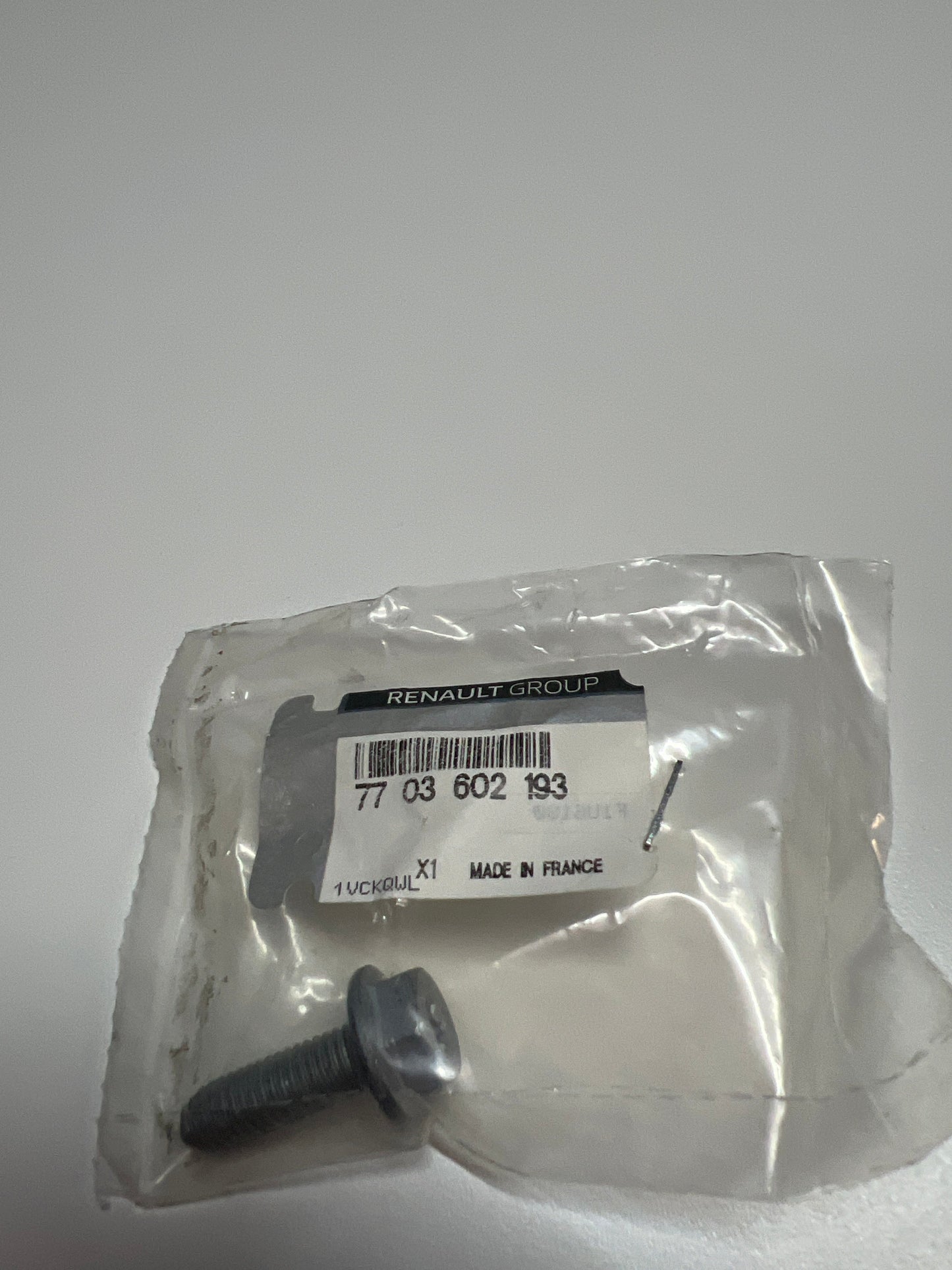 7703602193 - TORNILLO M8X125 - Renault