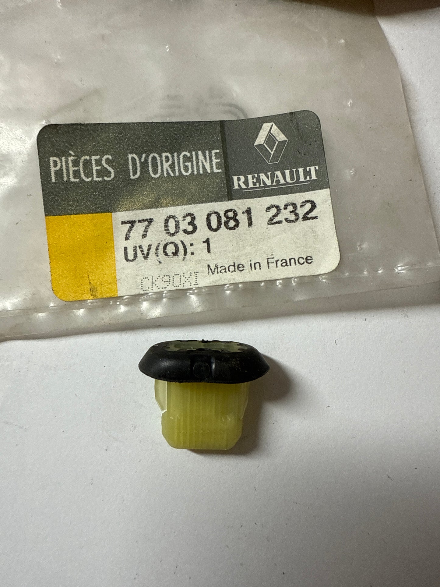 7703081232 - MUELA PLASTICO - Renault