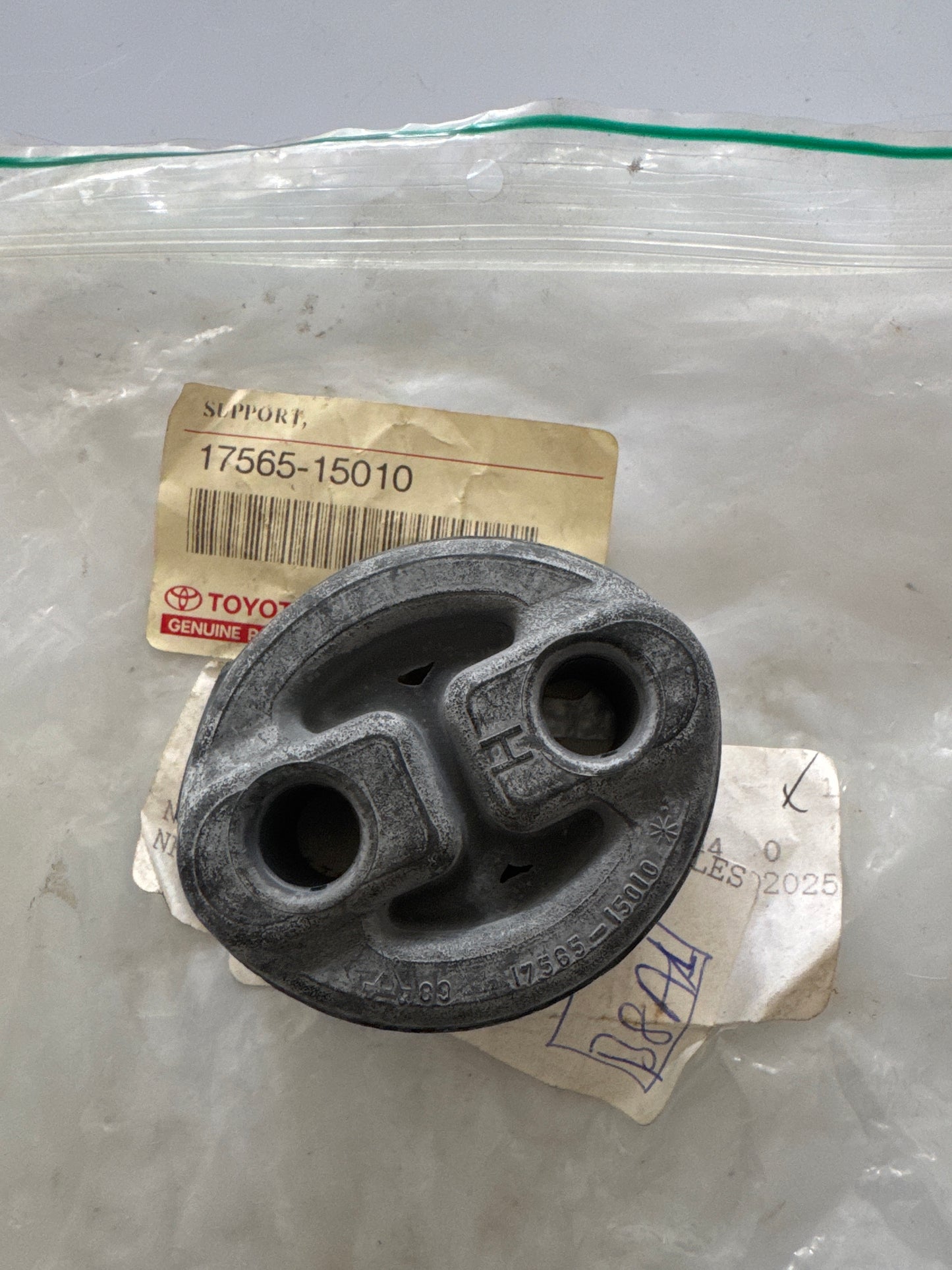 17565-15010, 17565-15010 EXHAUST PIPE, toyota, Toyota - Lexus