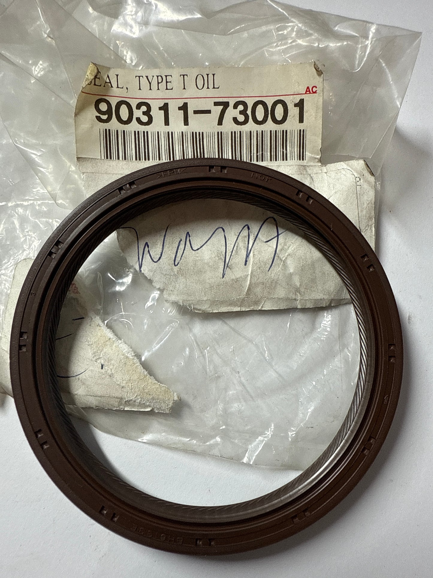 90311-73001 TIMING GEAR COVER & REAR END PLATE, toyota