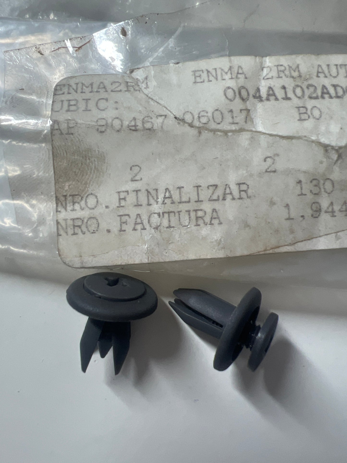 90467-06017 SIDE MOULDING
84-01: SWITCH & RELAY & COMPUTER, toyota