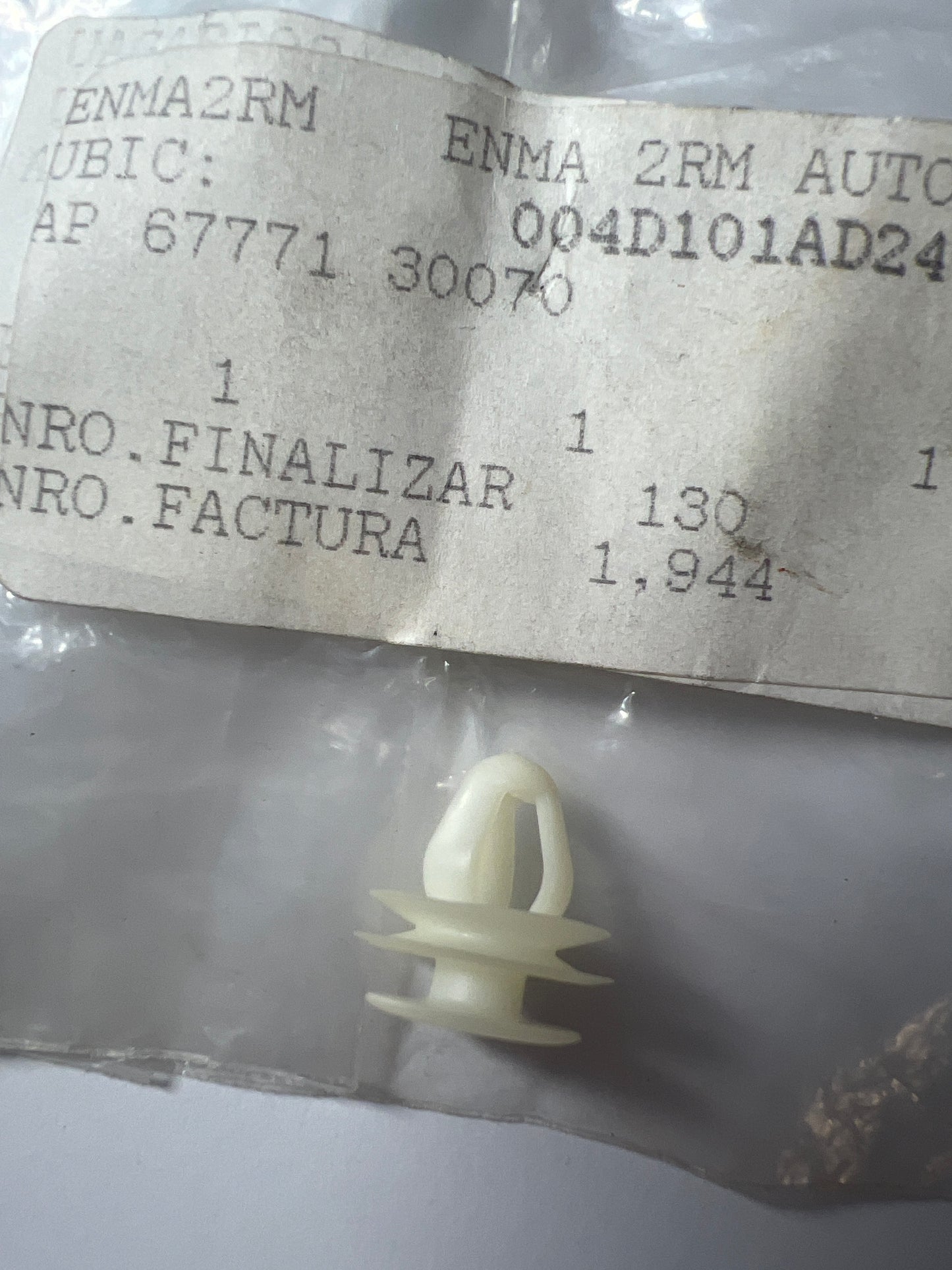 67771-30070 FRONT DOOR PANEL & GLASS
75-03: SIDE MOULDING, toyota