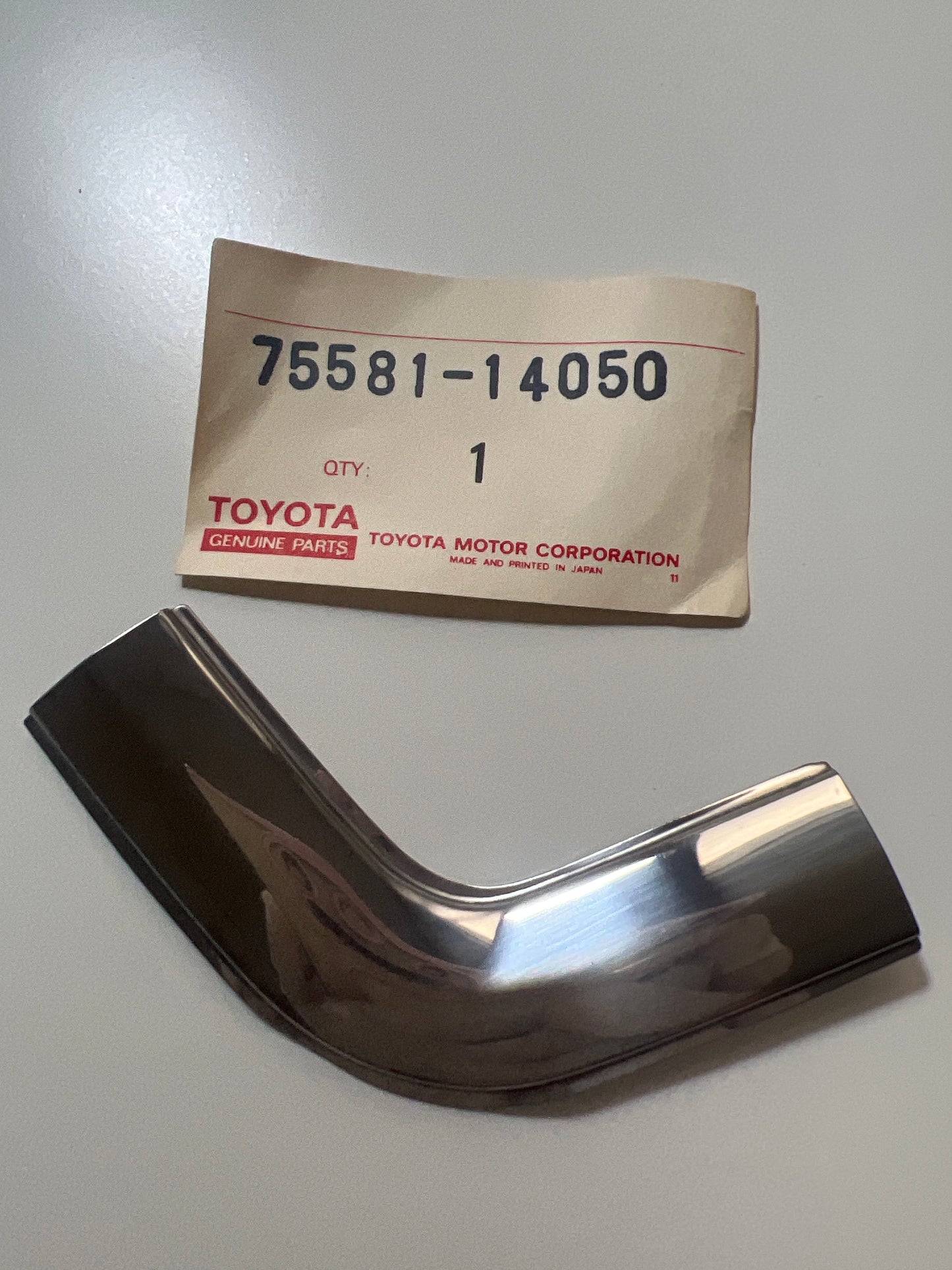 75581-14050 MOULDING, BACK WINDOW CORNER, UPPER RH, toyota