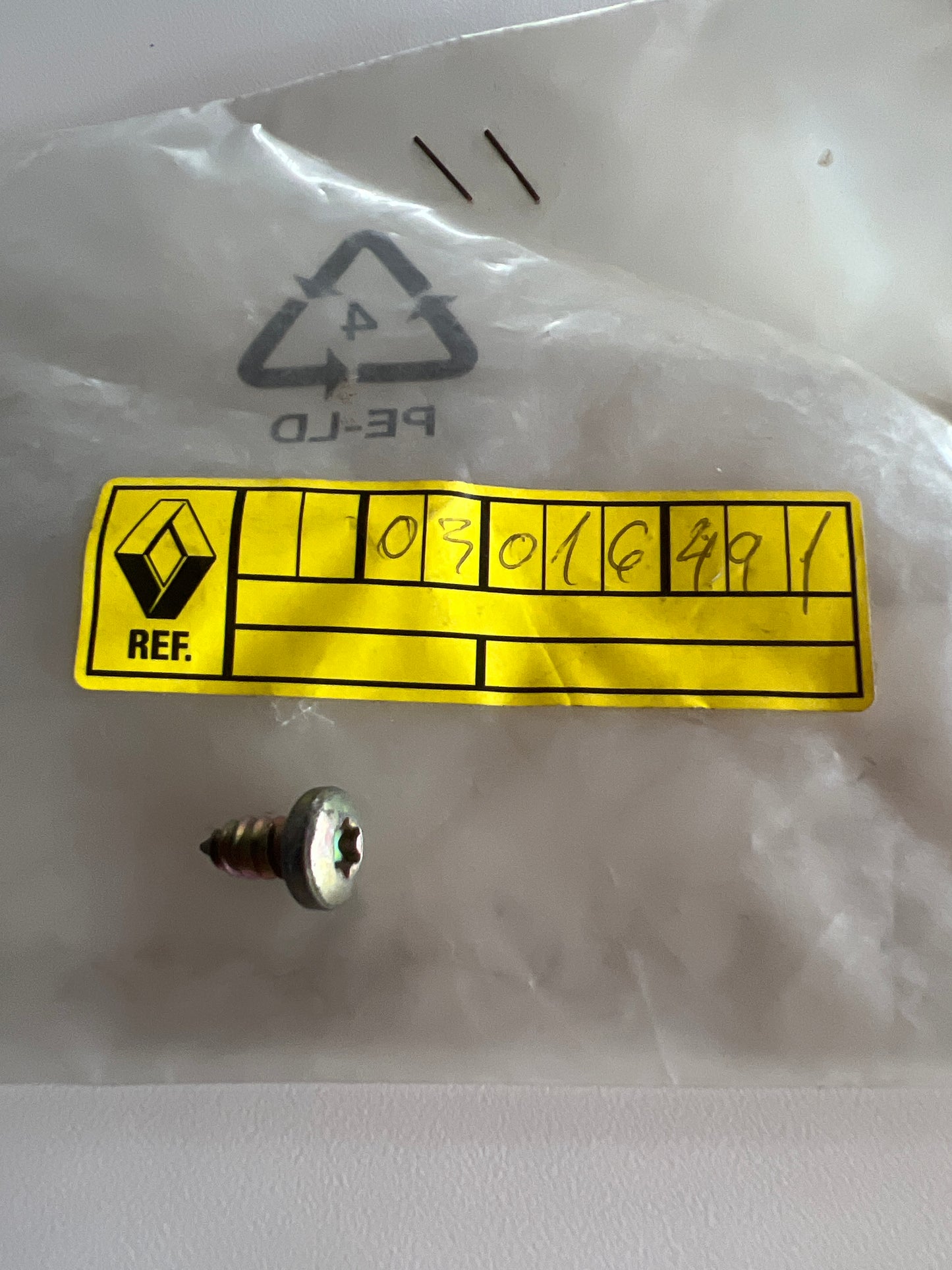7703016491 - TORNILLO - Renault