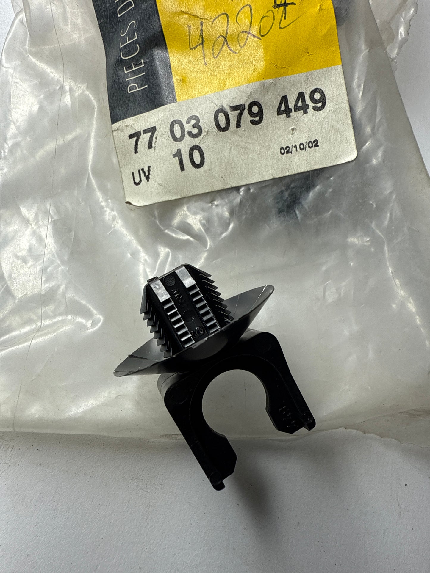7703079449 - GRAPA FIJACION - Renault