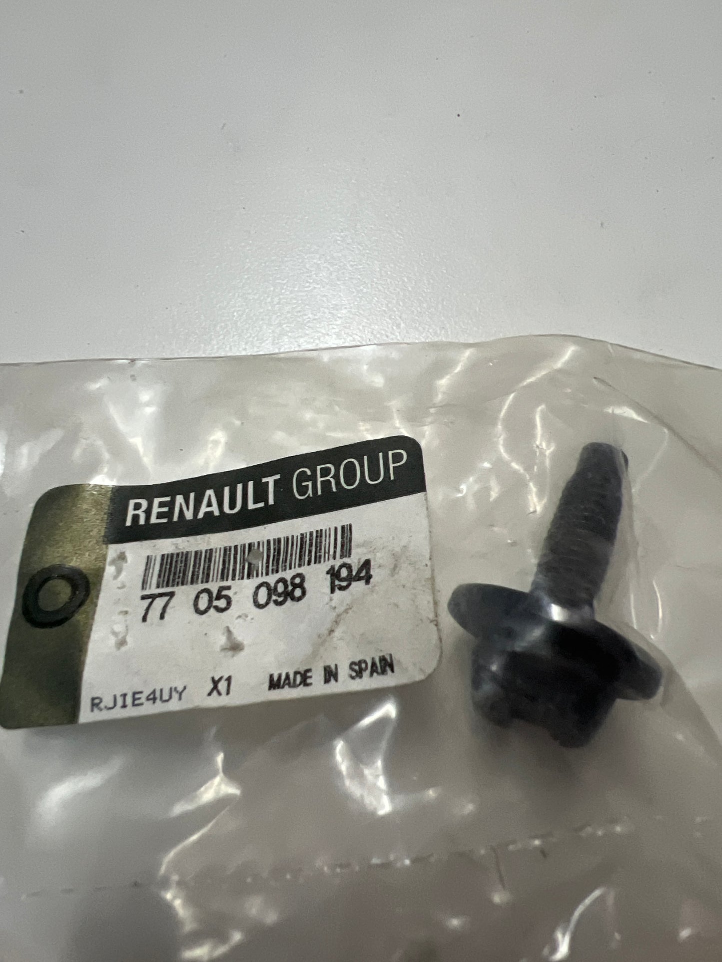 7705098194 - TORNILLO M8X25 - Renault