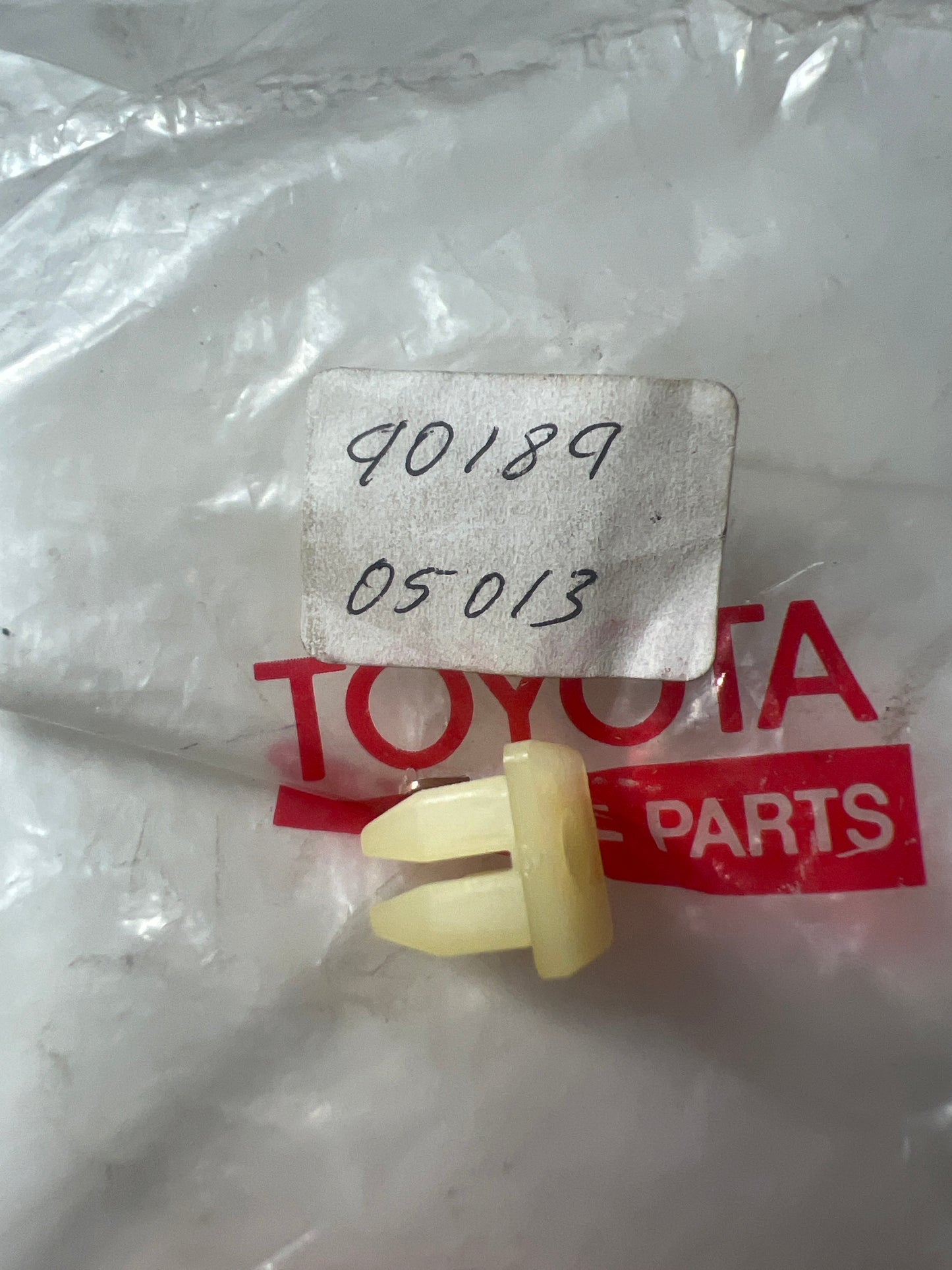 90189-05013 HEADLAMP, toyota