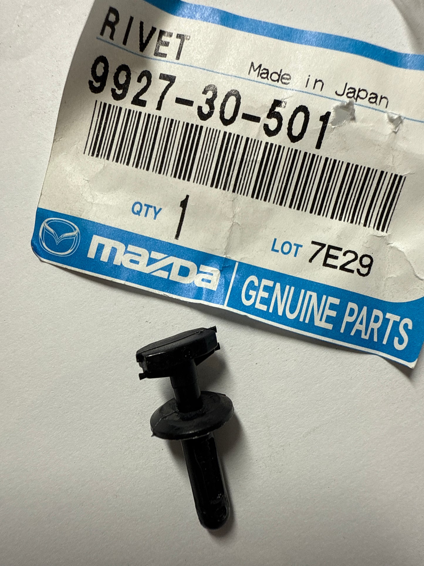 9927-30-501 - REMACHE,CIEGO - Mazda