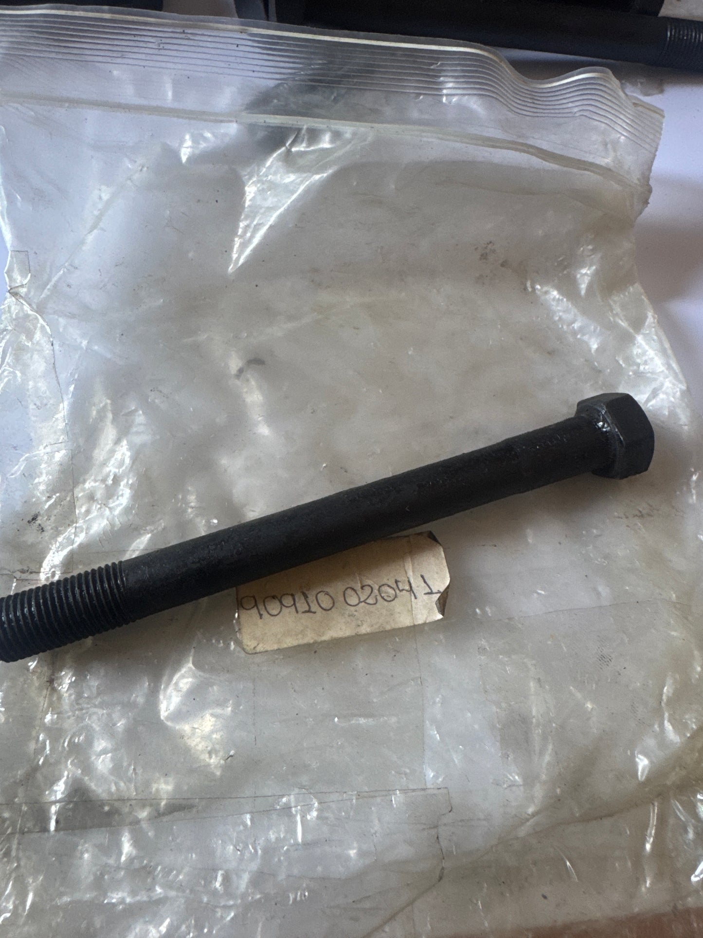 90910-02041 CYLINDER HEAD, toyota