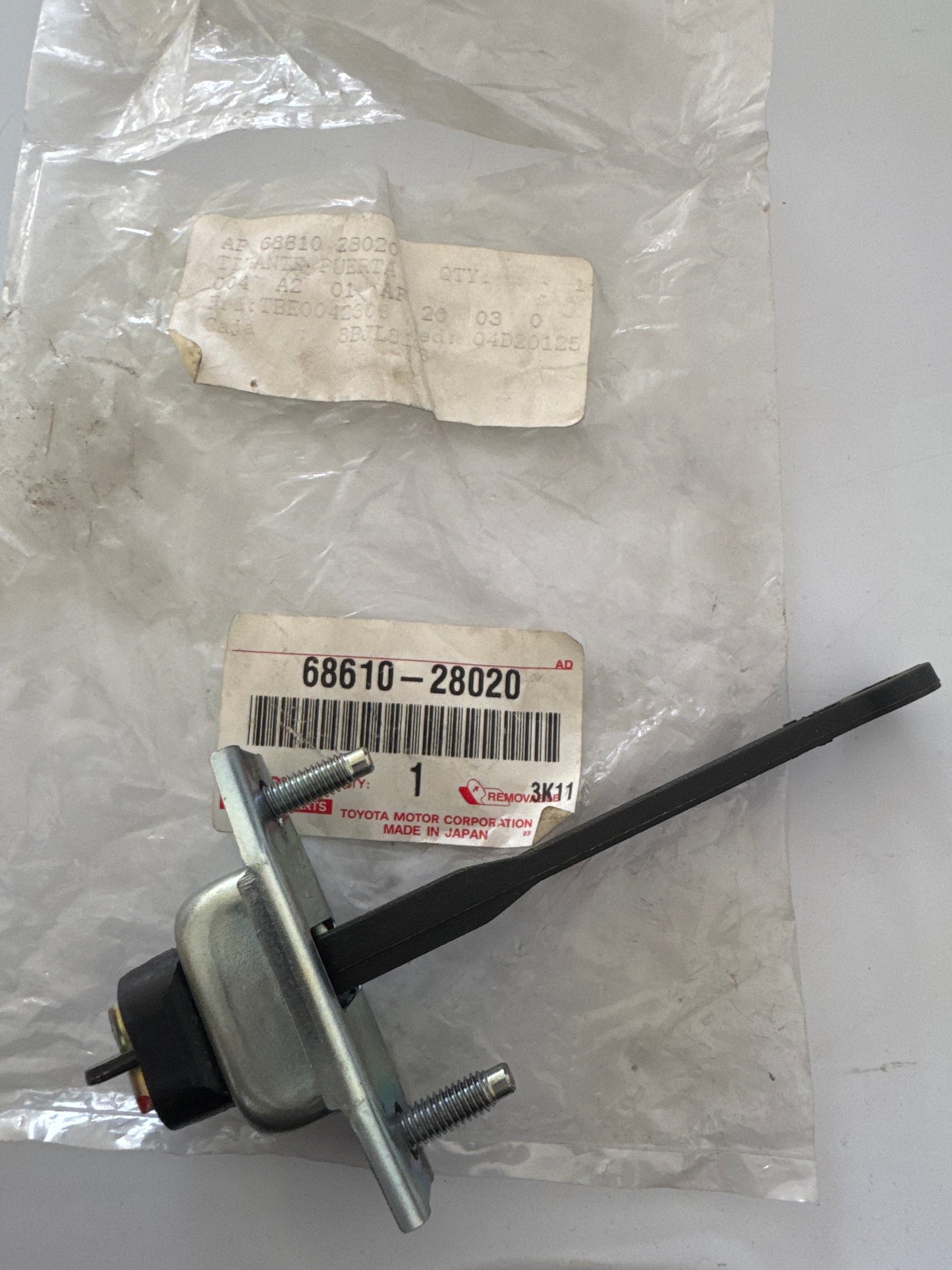 68610-28020 FRONT DOOR PANEL & GLASS, toyota