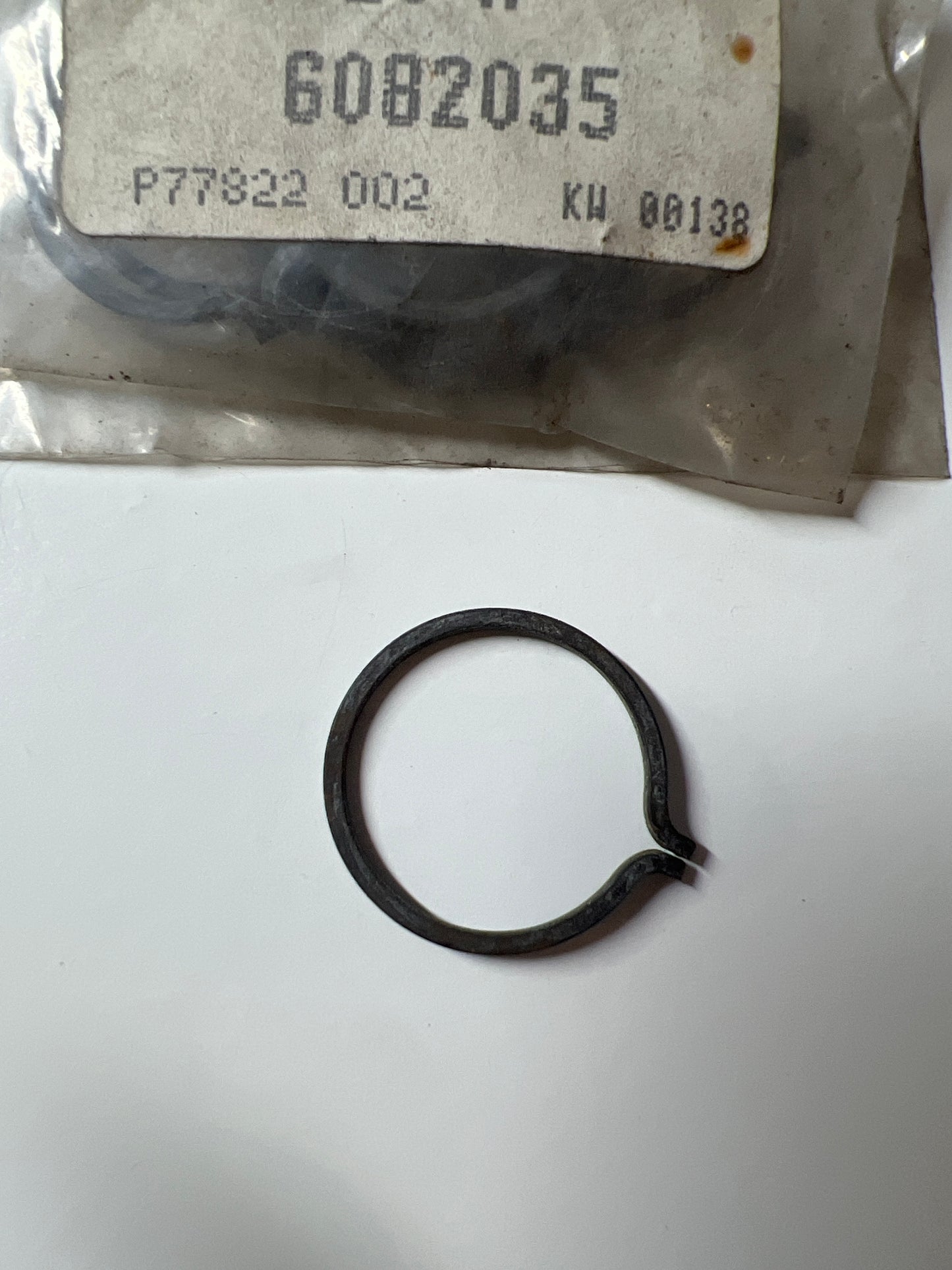 6082035, ANILLO DE RETENCIÓN, Ford