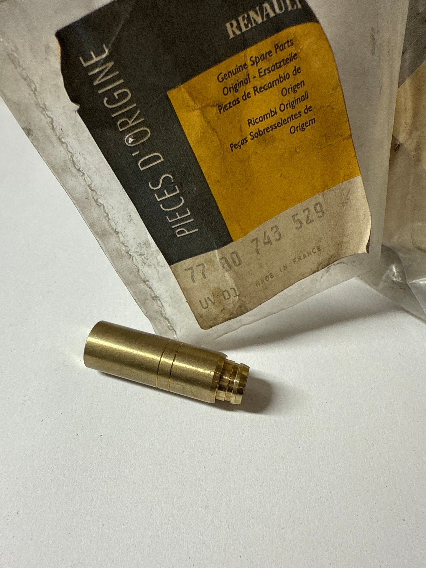 7700743529, GUIA VALVULA, Renault