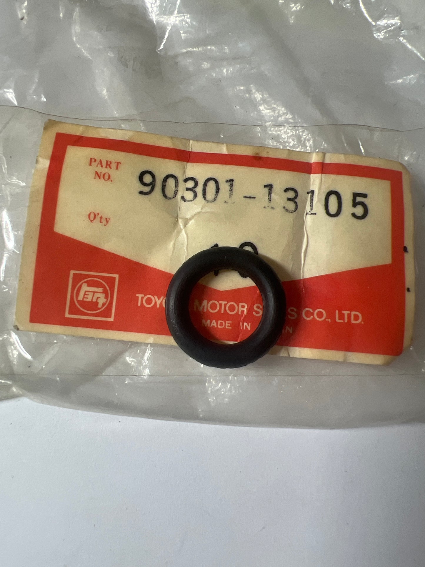 90301-13105 RADIATOR & WATER OUTLET, toyota