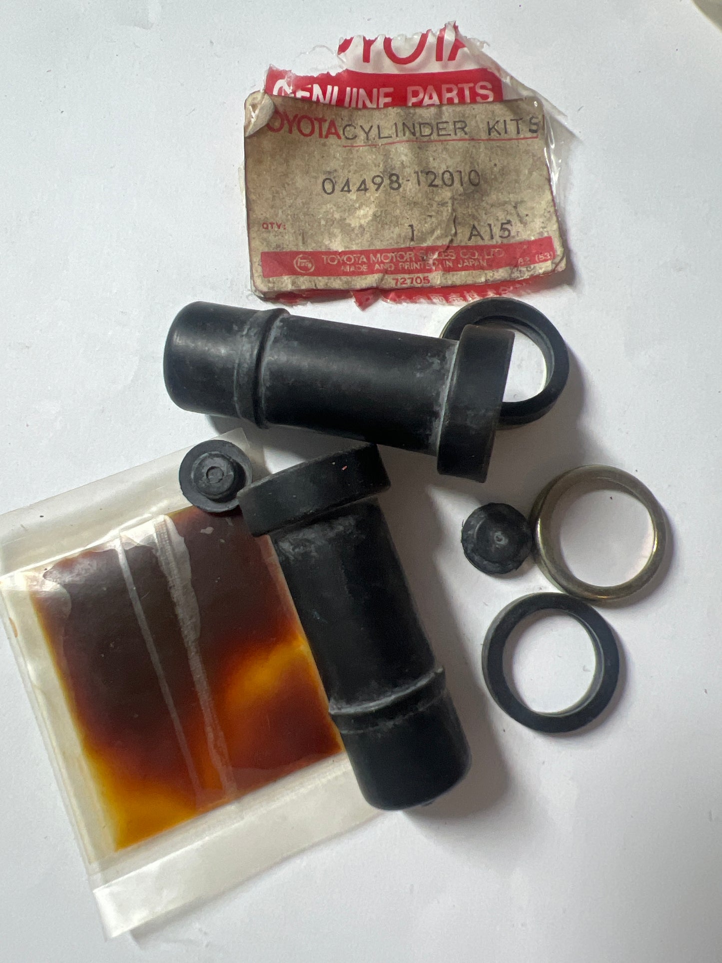 04498-12010 FRONT DISC BRAKE CALIPER & DUST COVER, toyota