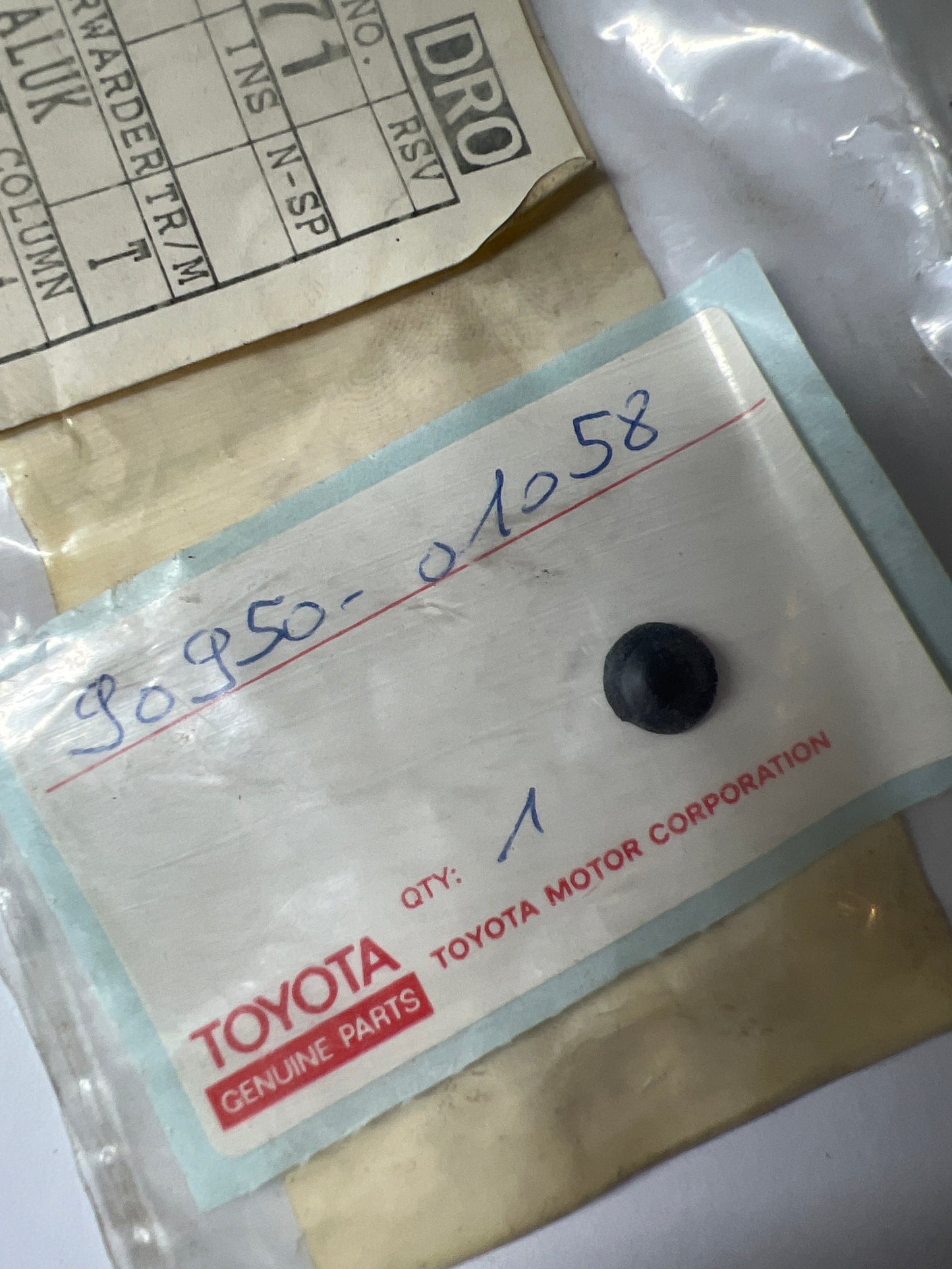 90950-01058 LUGGAGE COMPARTMENT DOOR & LOCK, toyota