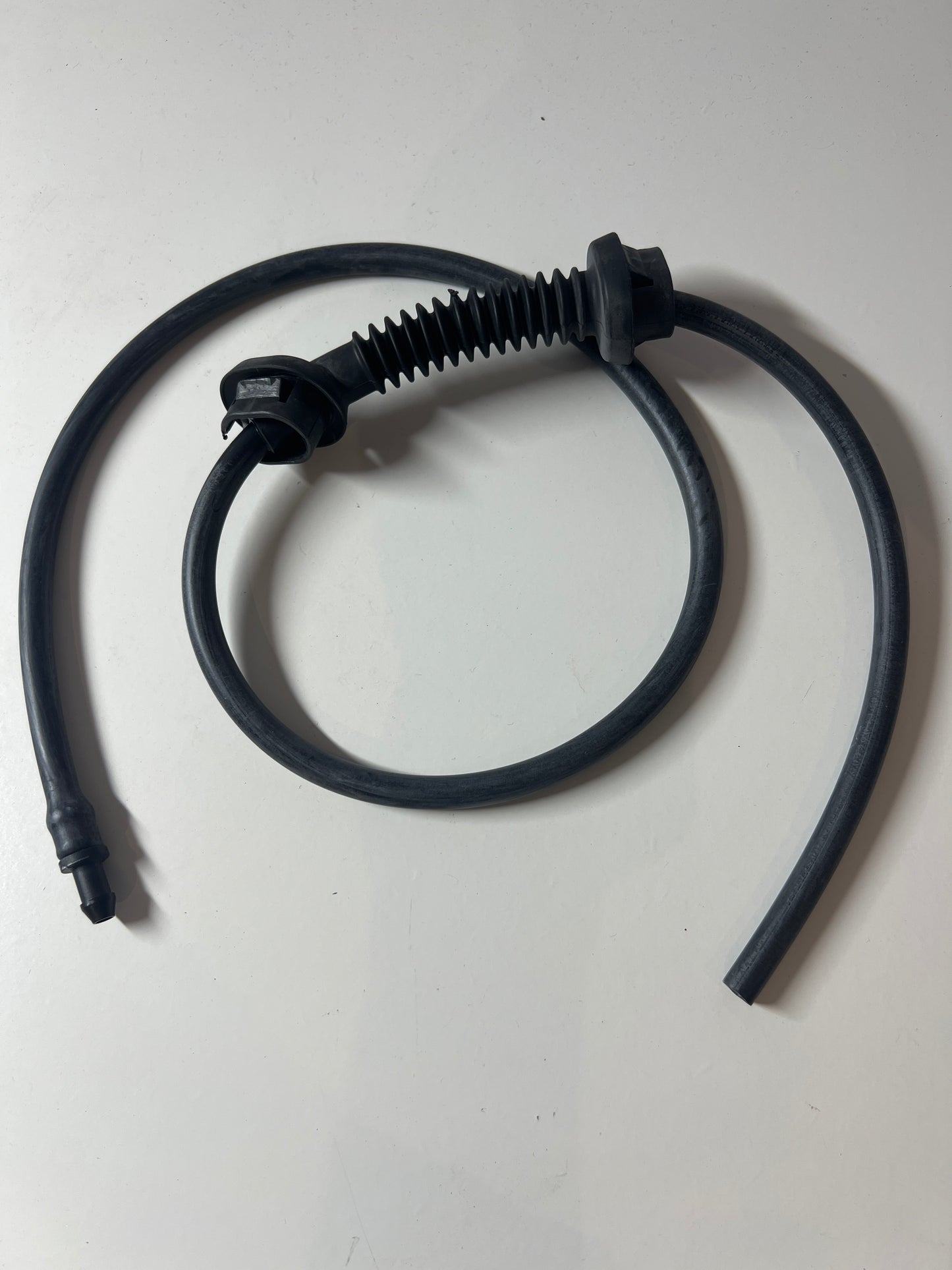 1138083, TUBO FLEXIBLE LAVAPARABRISAS, Ford