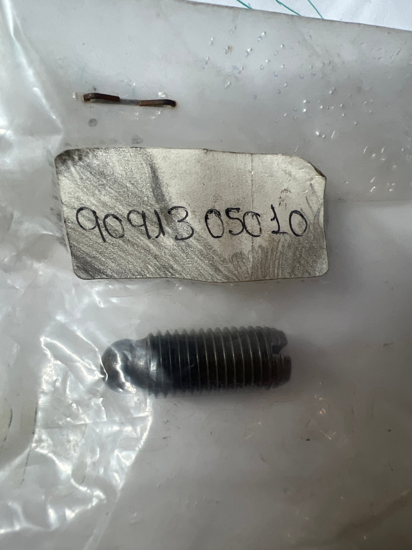 90913-05010 CAMSHAFT & VALVE, toyota