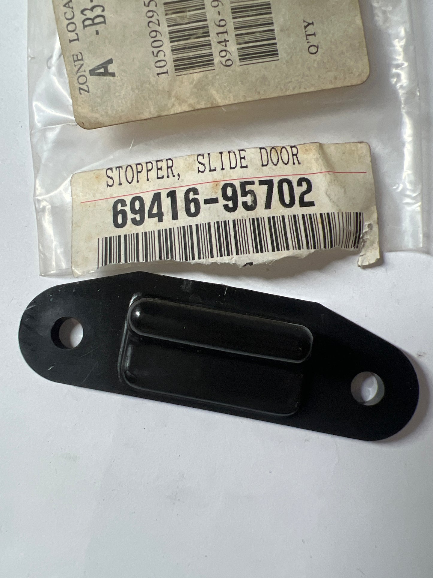 69416-95702 SLIDE ROLLER & RAIL, toyota