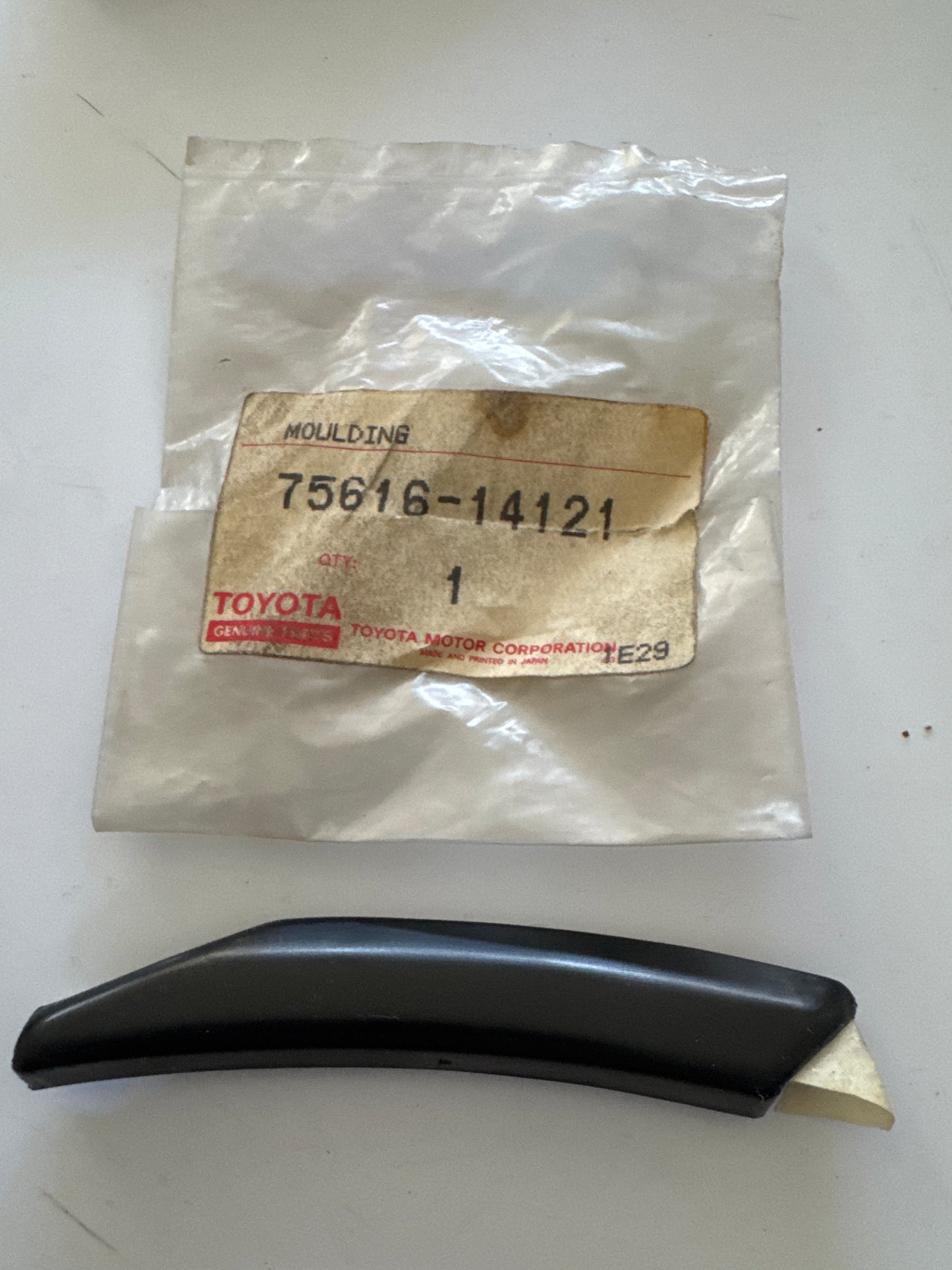 75616-14121, 75616-14121 FRONT MOULDING, toyota, Toyota - Lexus