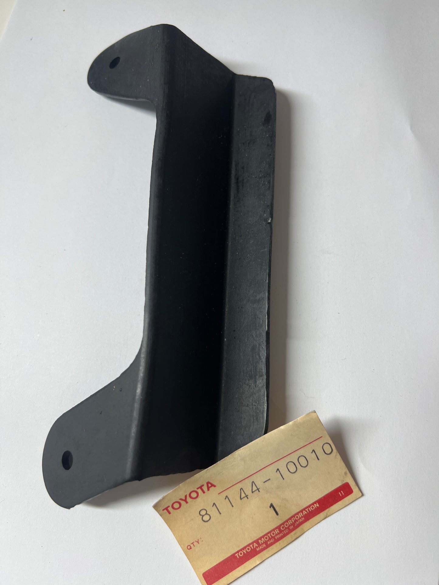 81144-10010 HEADLAMP, toyota