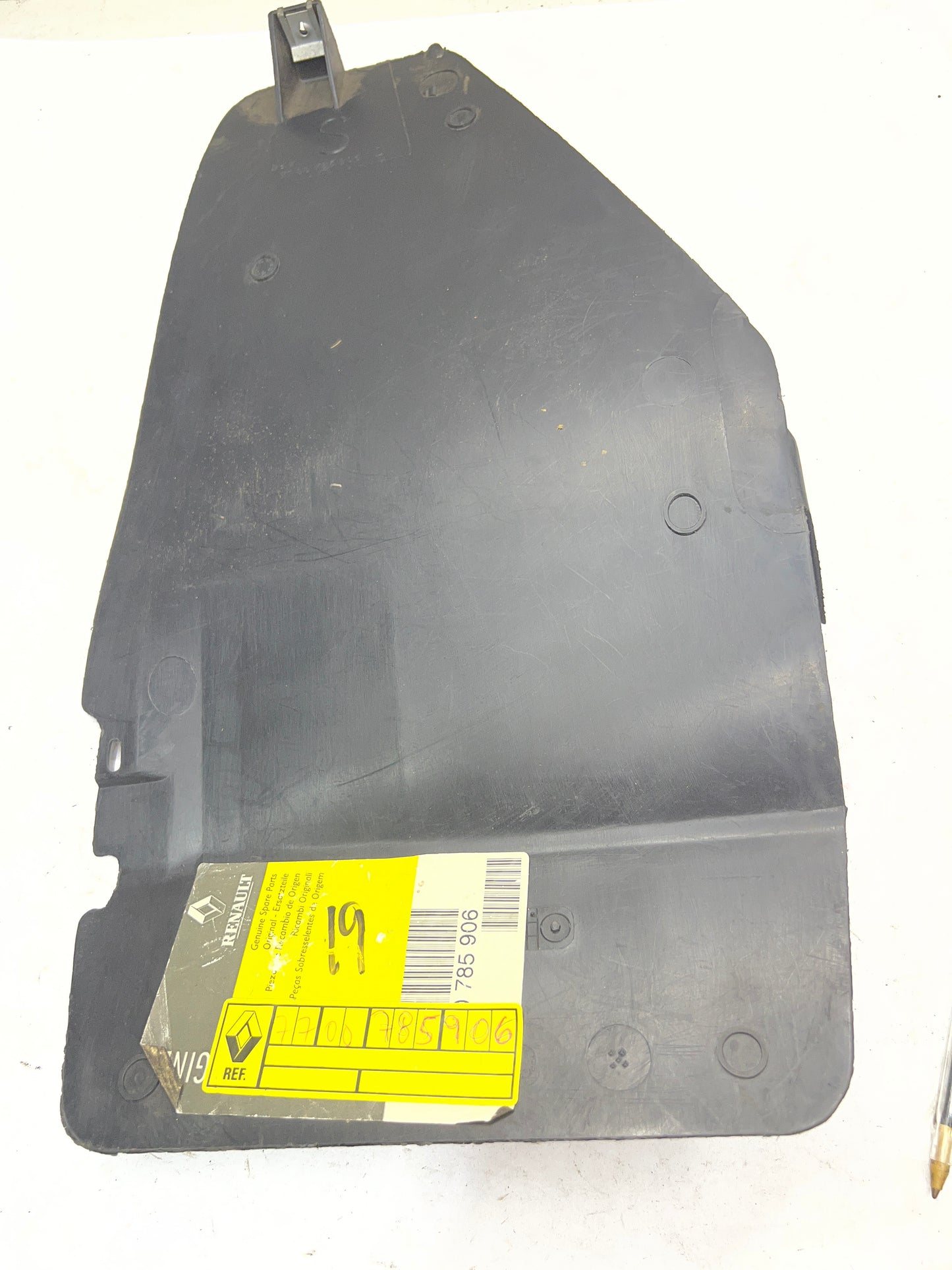 7700785906 MUDFLAP RHR R19 RENAULT
