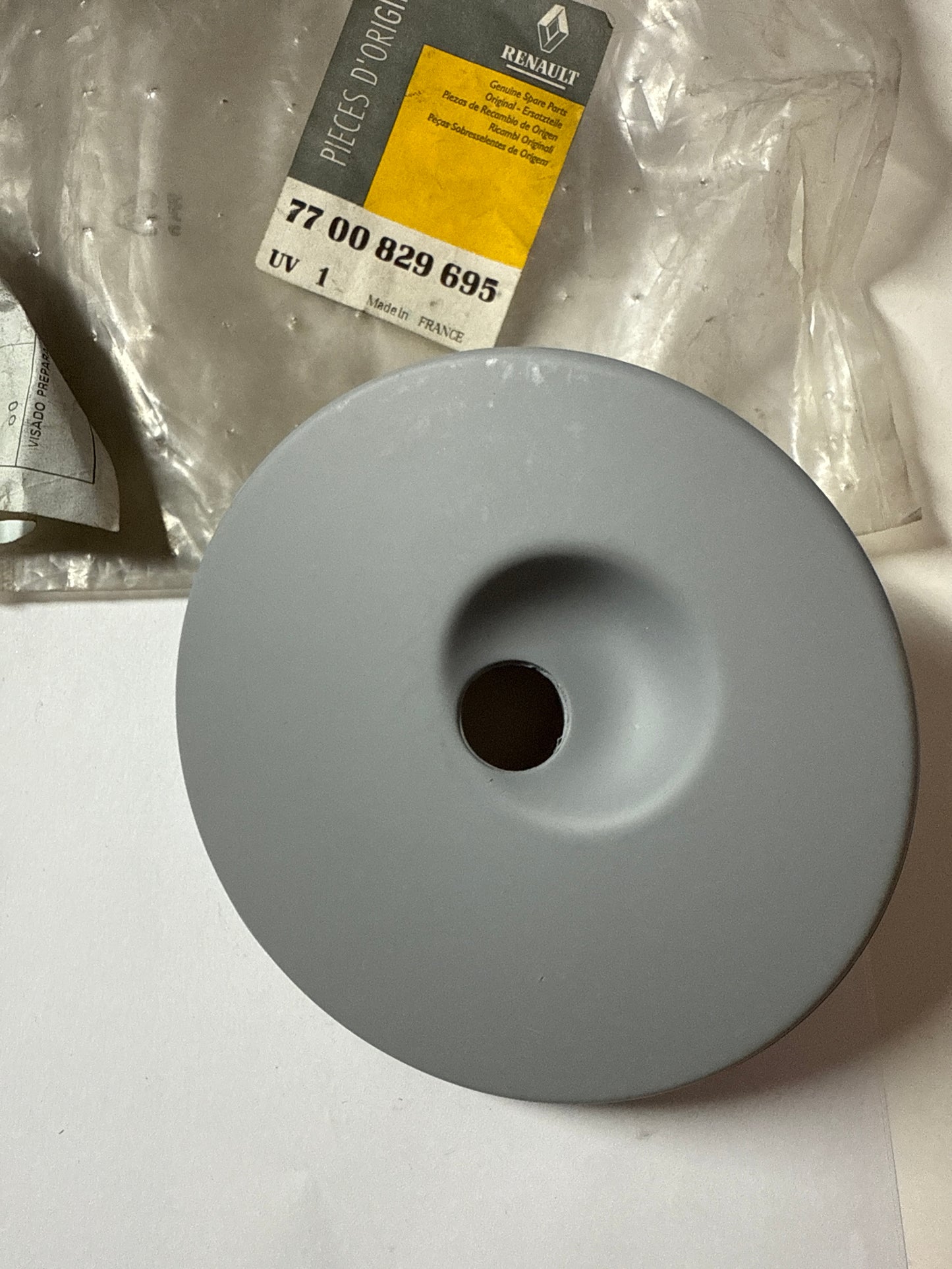 7700829695, FUNDA TAPON CARBU, Renault