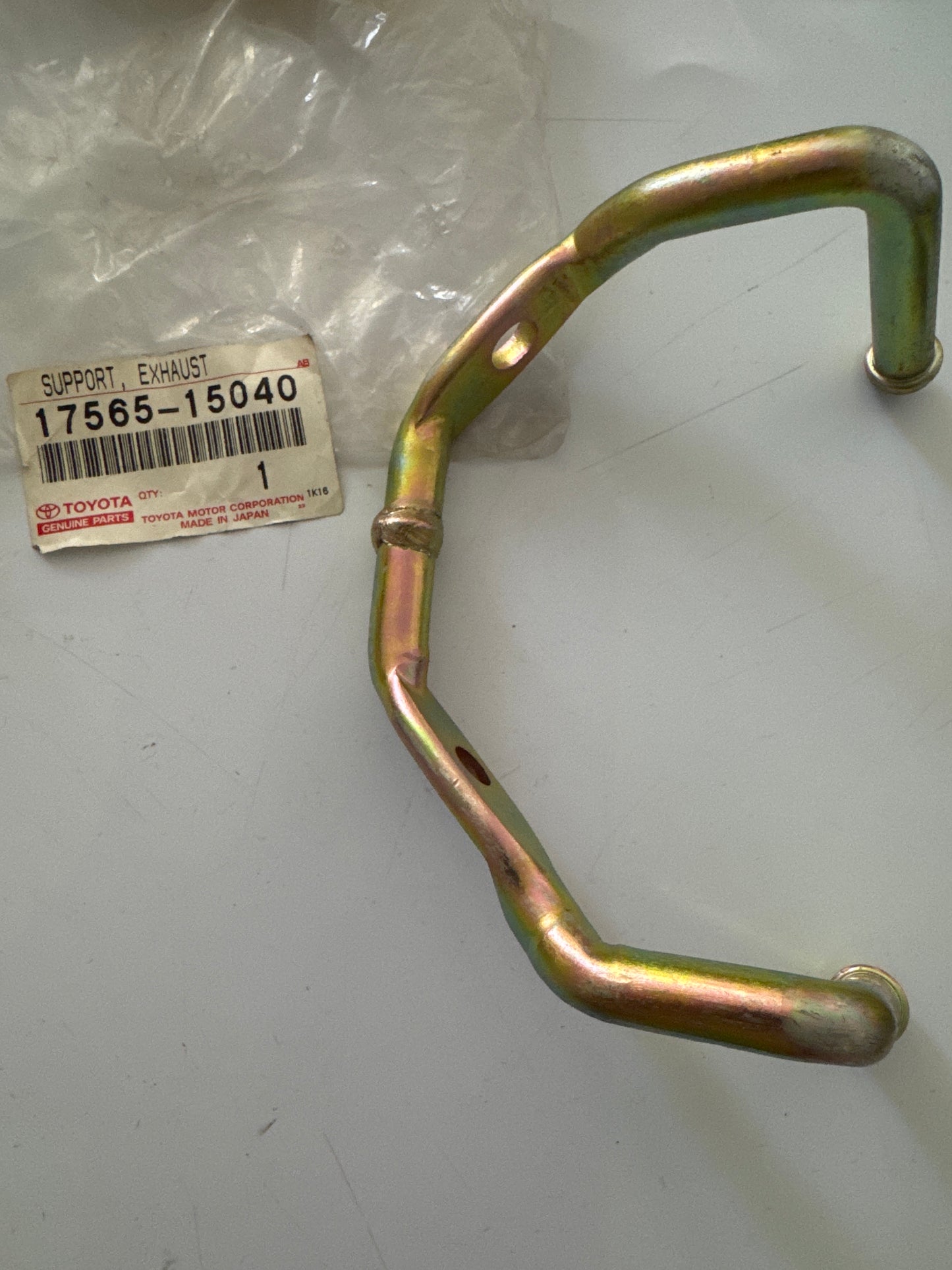 17565-15040 EXHAUST PIPE, toyota