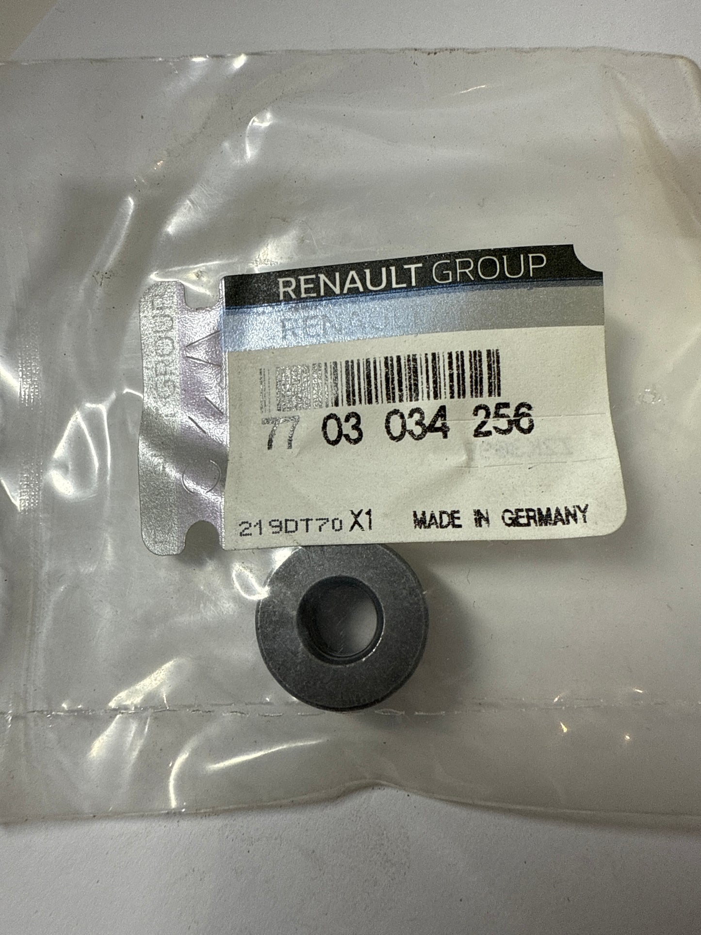 7703034256 - TUERCA M8X - Renault