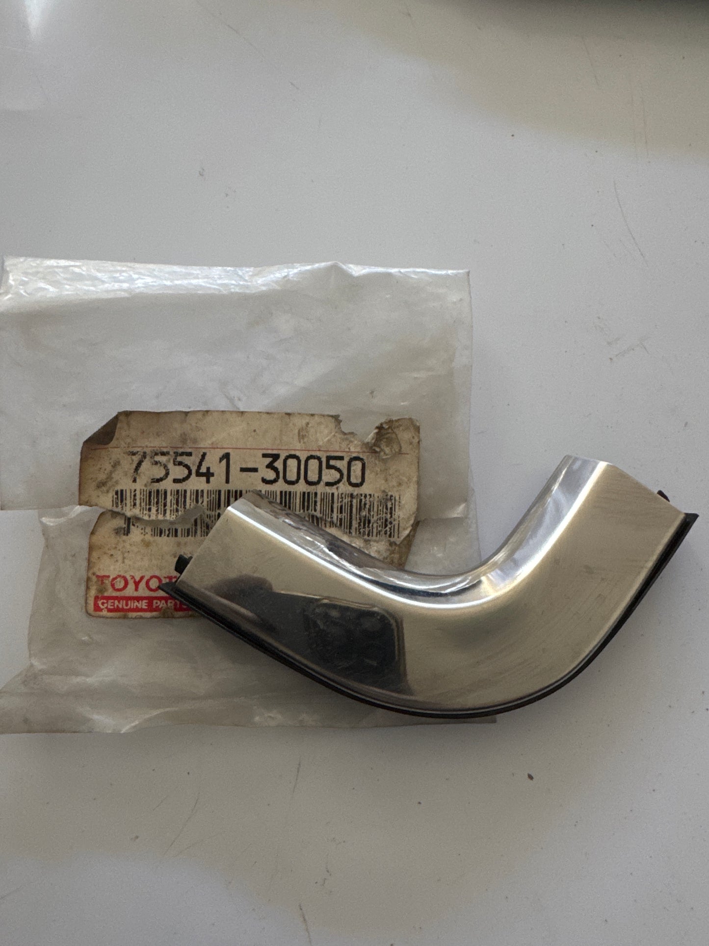 75541-30050, 75541-30050 FRONT MOULDING, toyota, Toyota - Lexus