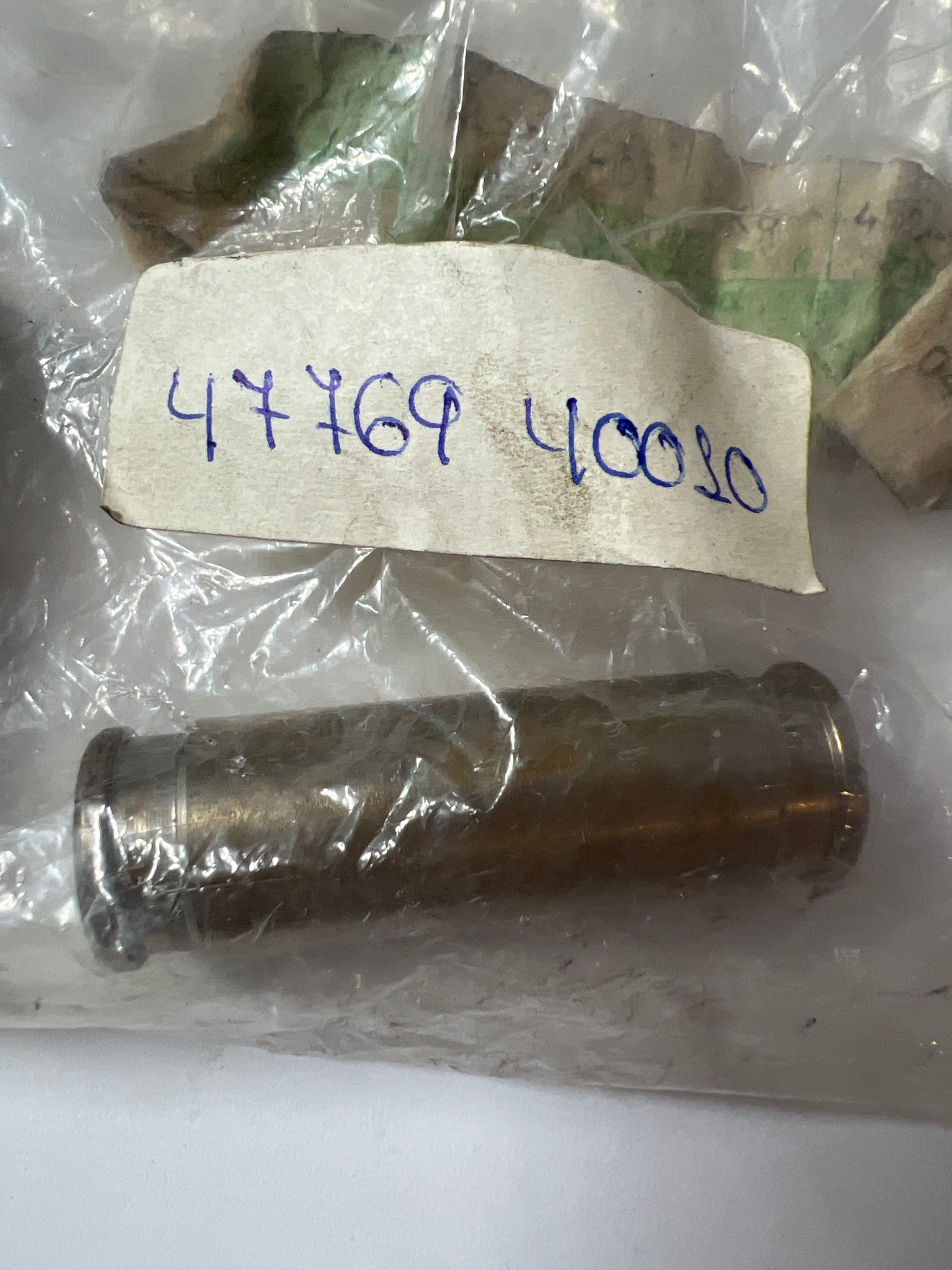 47769-40010 FRONT DISC BRAKE CALIPER & DUST COVER, toyota