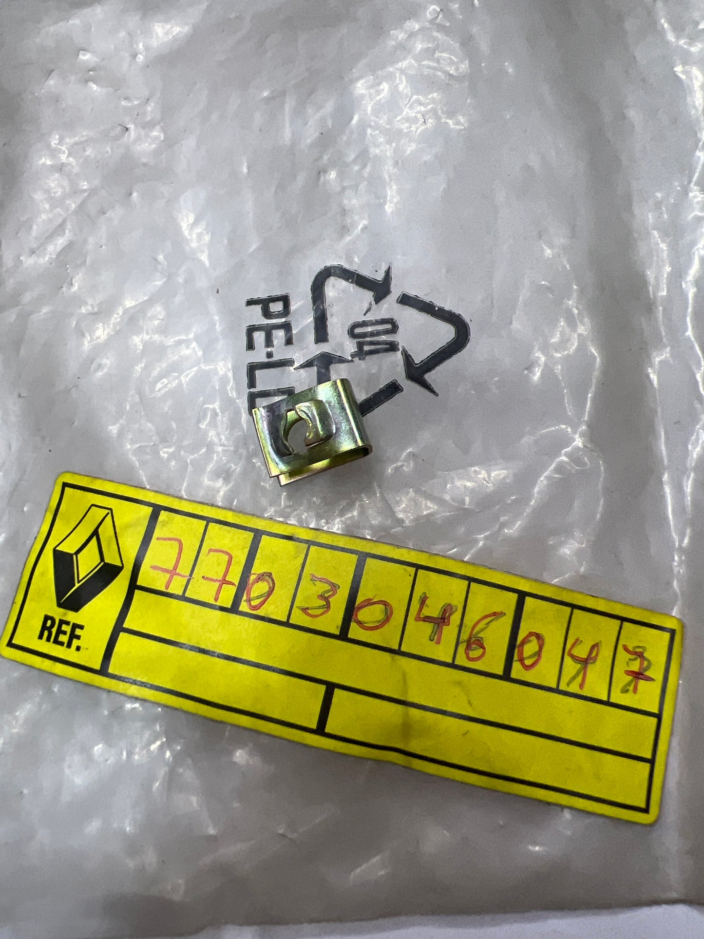 7703046047 TUERCA FIJ SOPOR RENAULT