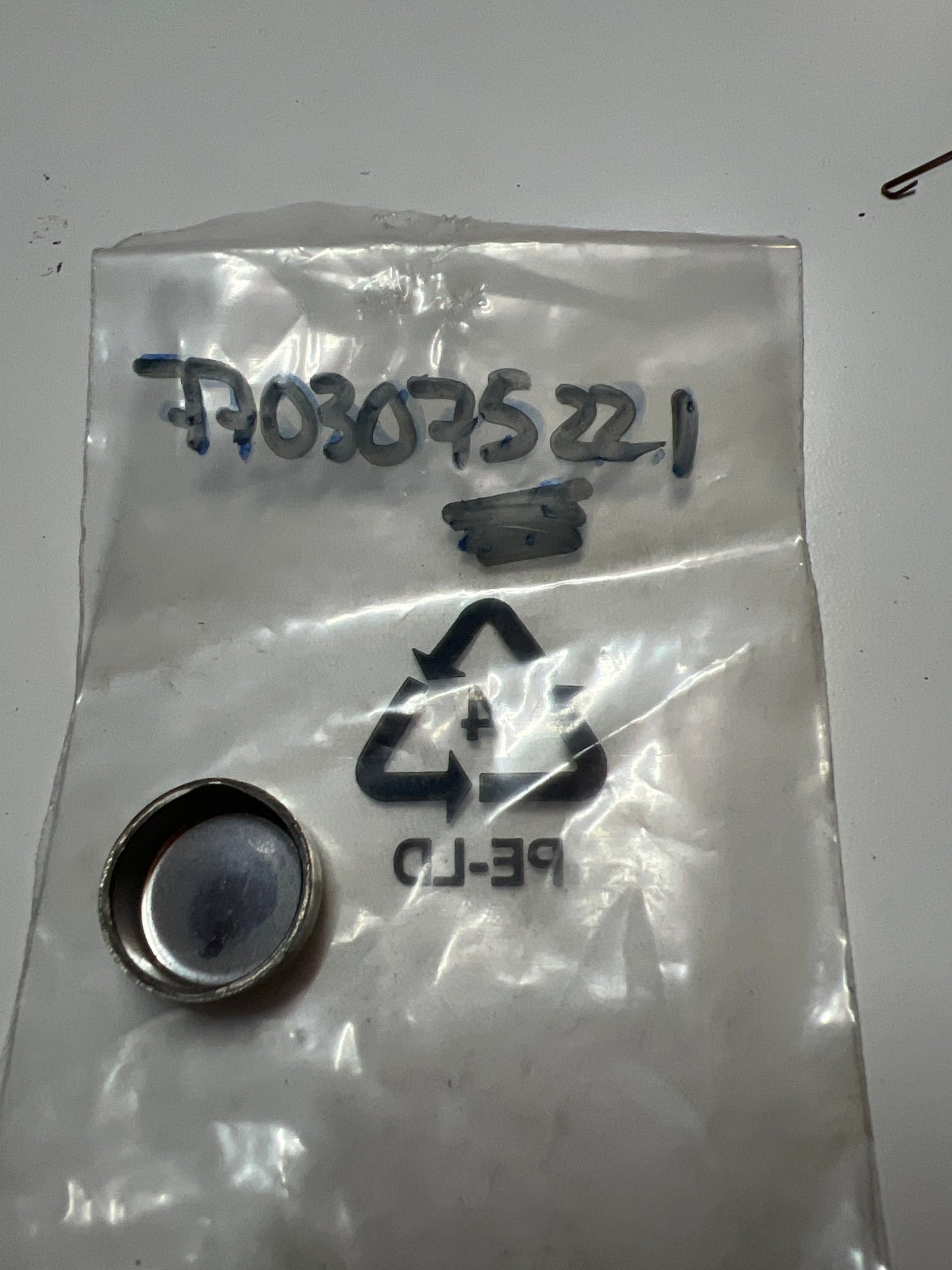 7703075221 Renault TAPON D=23