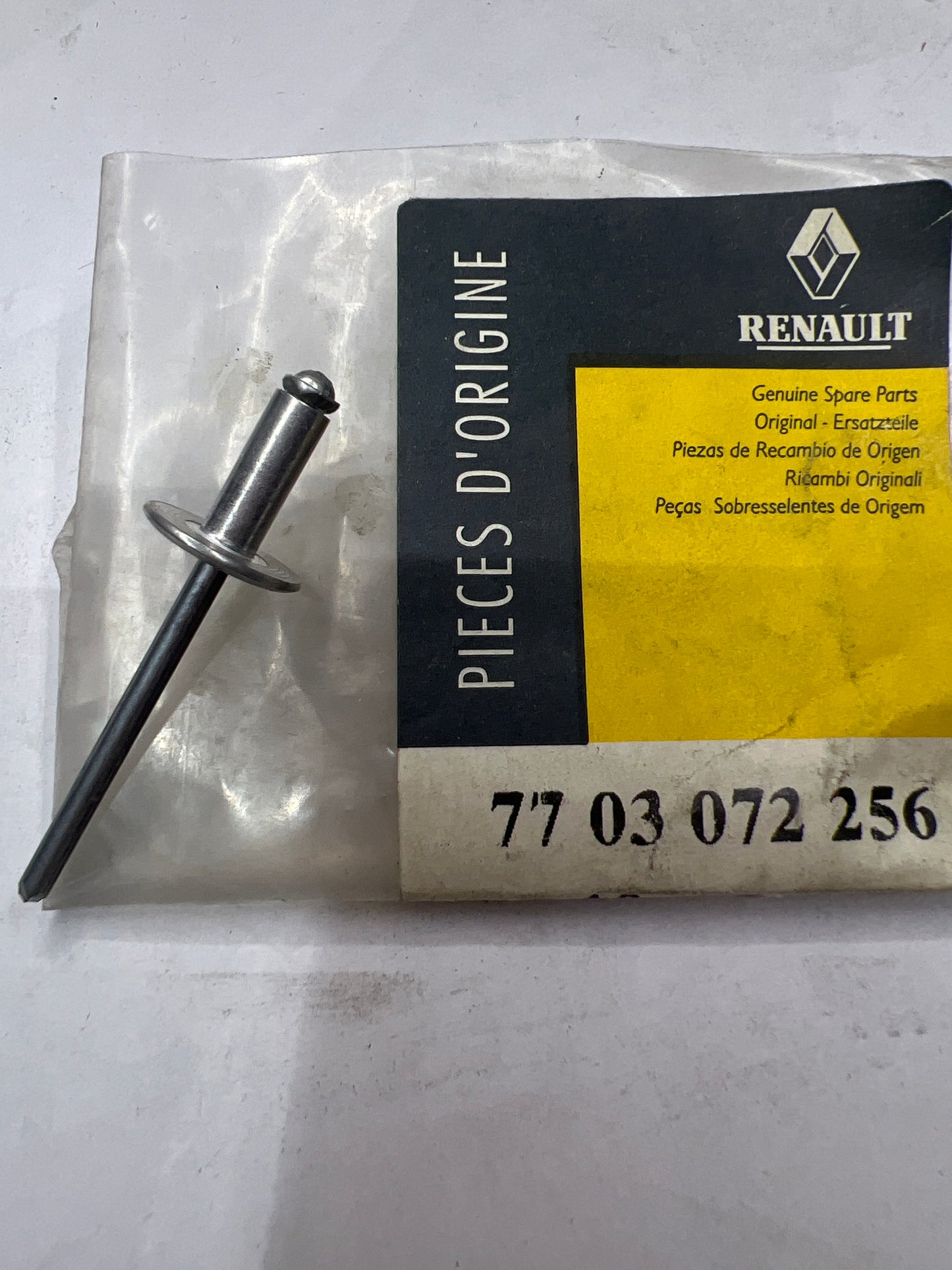 7703072256 - REMACHE 64-8-15 - Renault