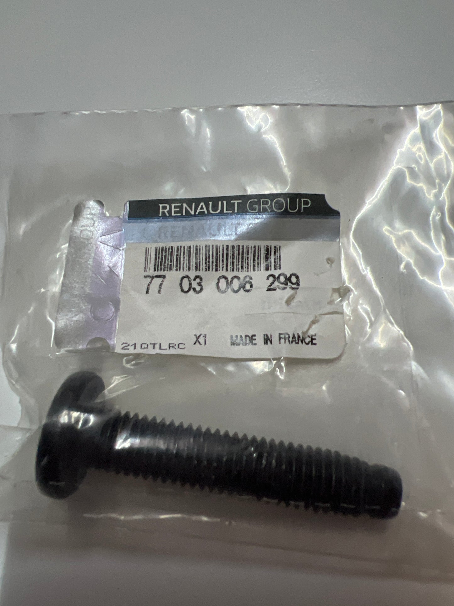 7703006299 - TORNILLO 10X150 - Renault