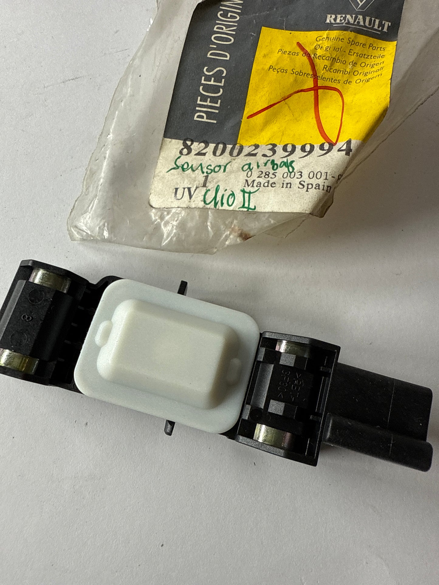 8200239994 - CAPTADOR AIRB LAT - Renault